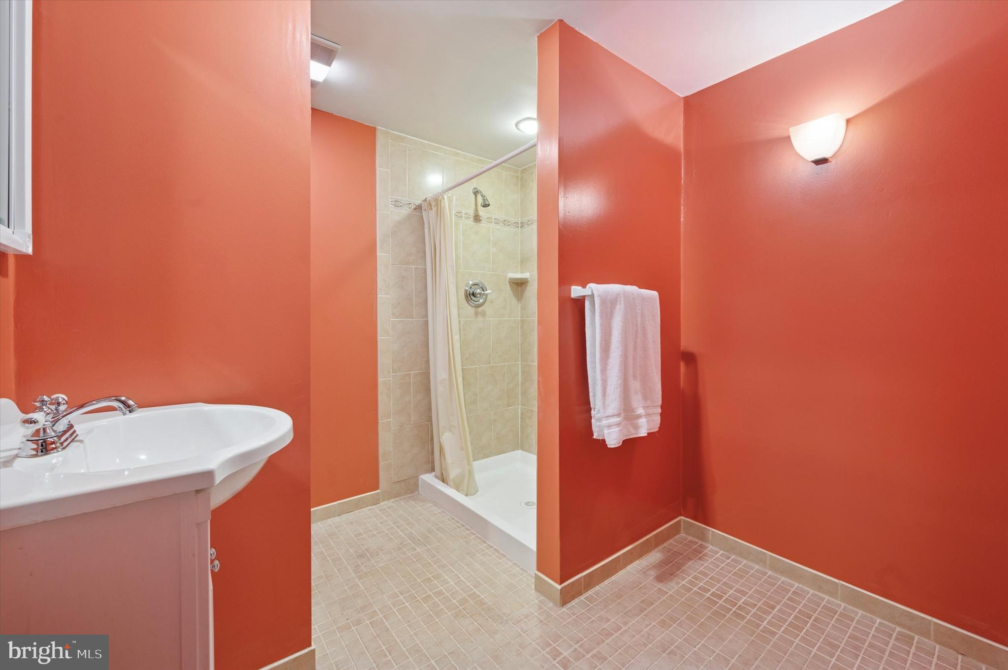 OLD MILL POINTE - Residential