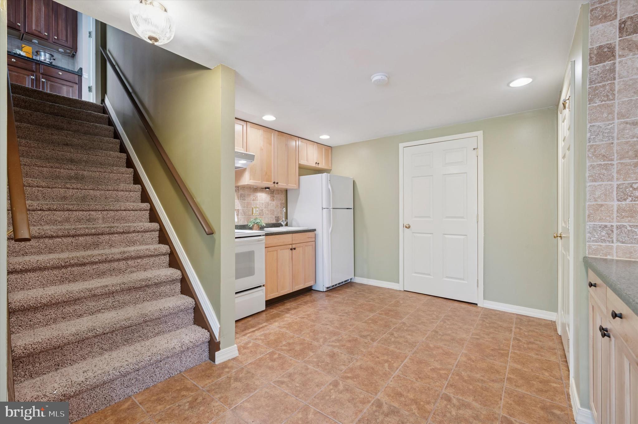 OLD MILL POINTE - Residential