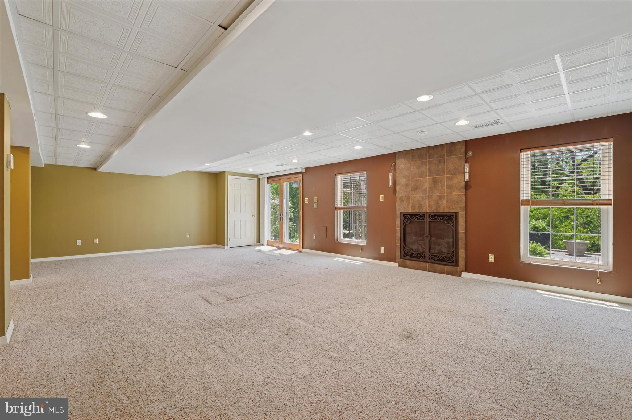 OLD MILL POINTE - Residential