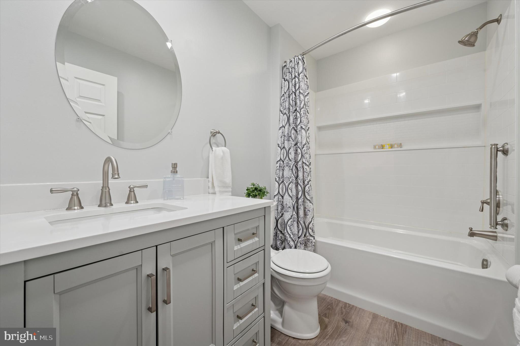 OLD MILL POINTE - Residential