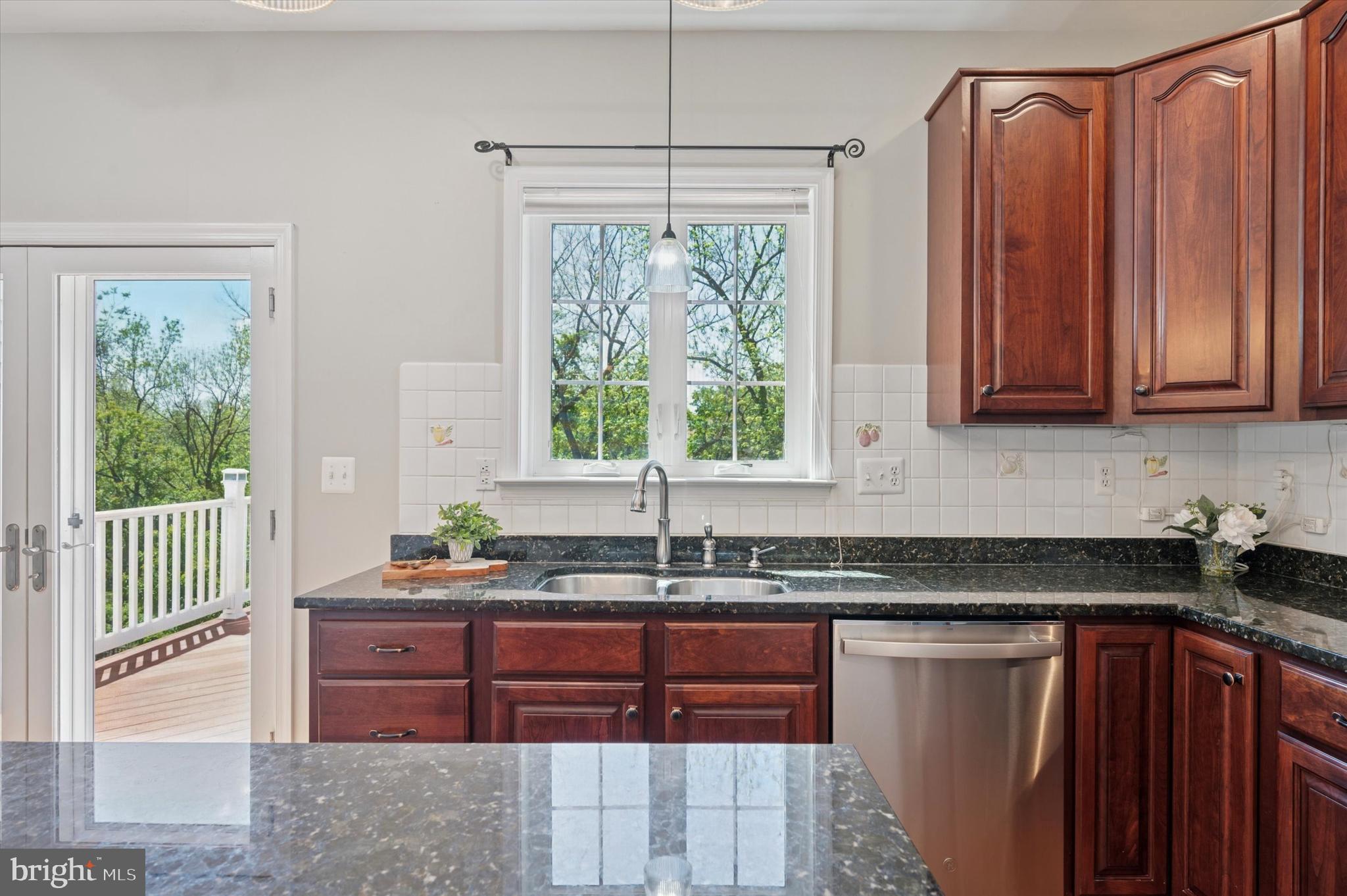 OLD MILL POINTE - Residential