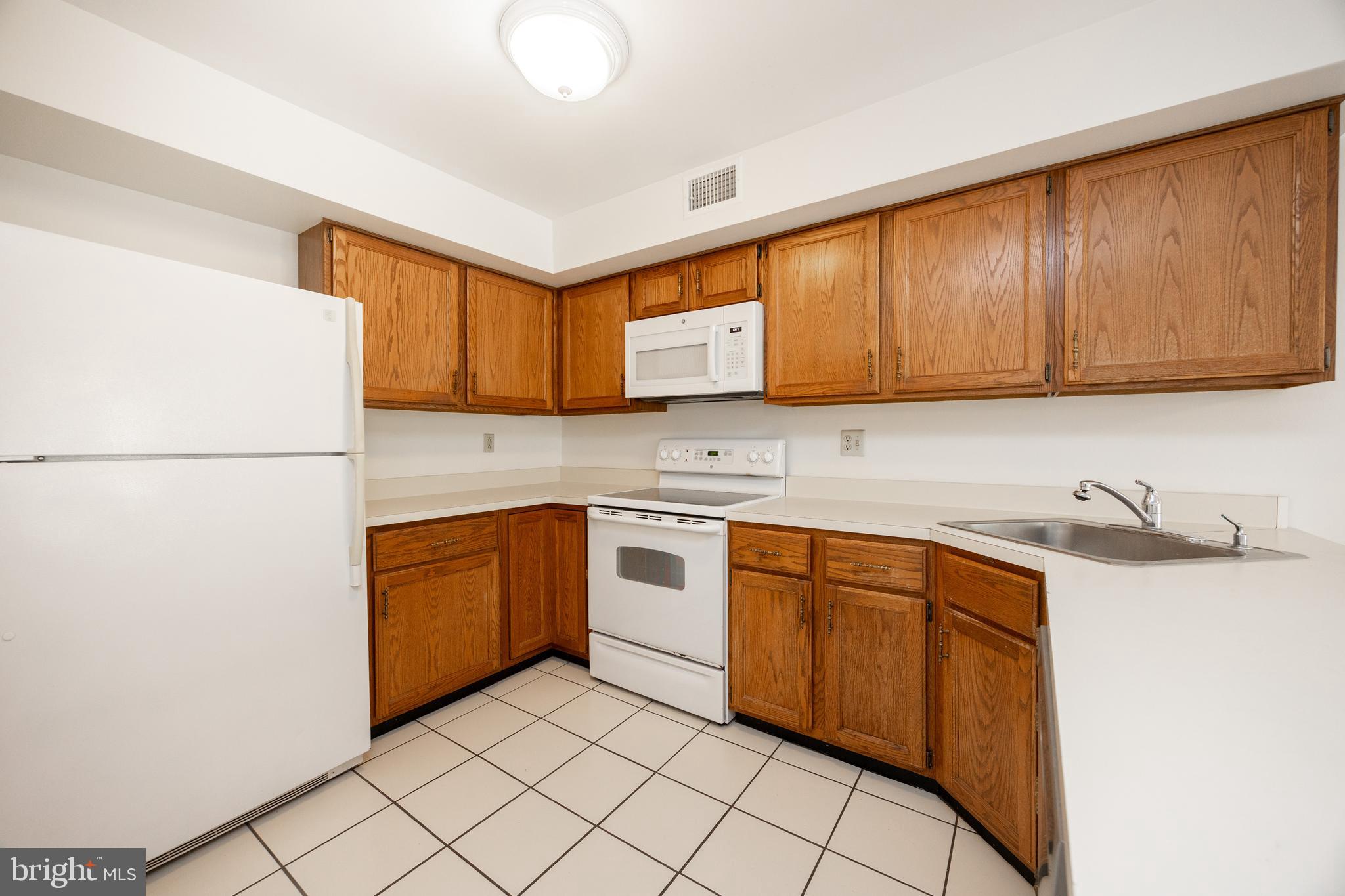 THE CROSSINGS AT EXT - Residential Lease