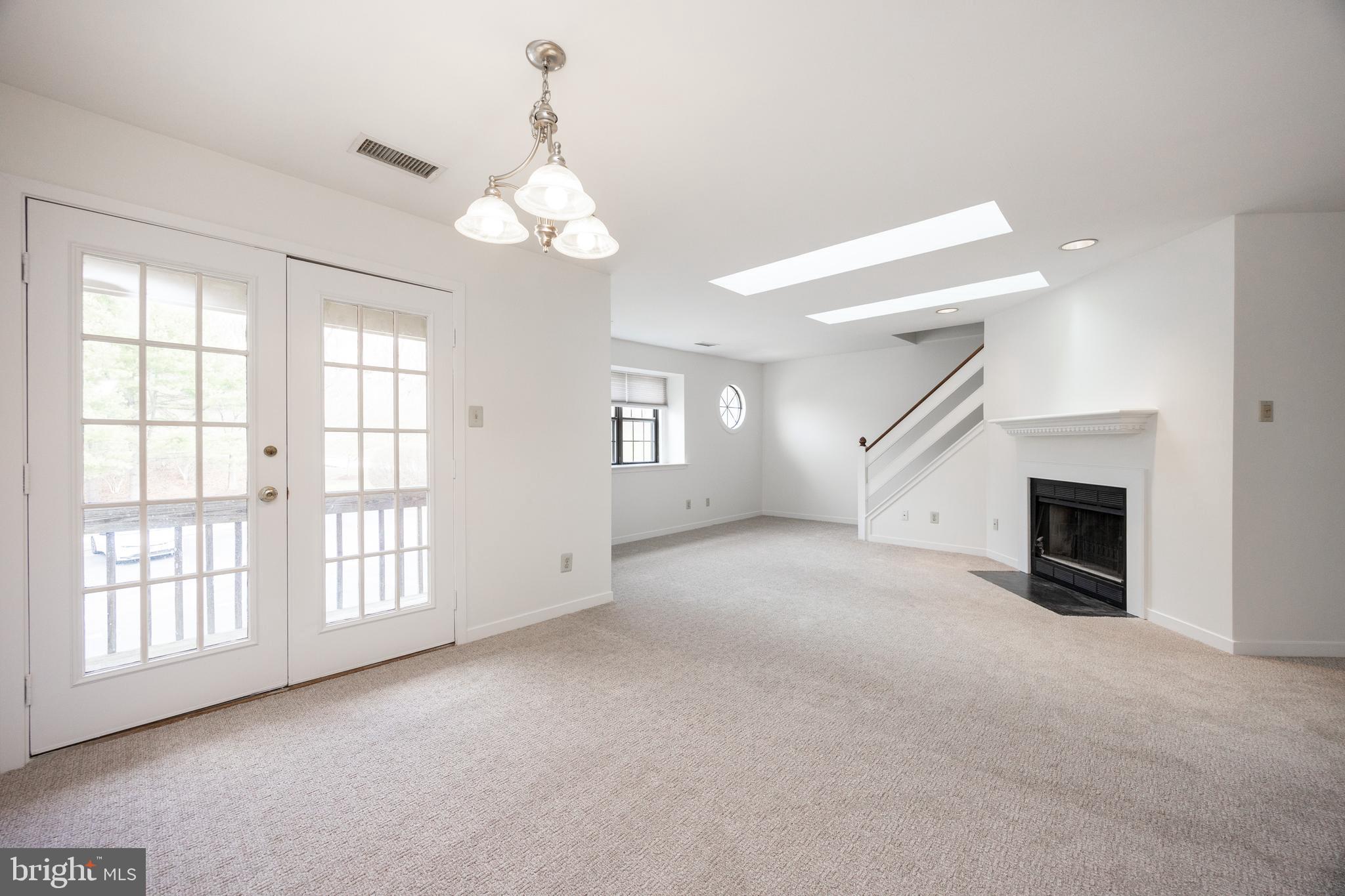 THE CROSSINGS AT EXT - Residential Lease