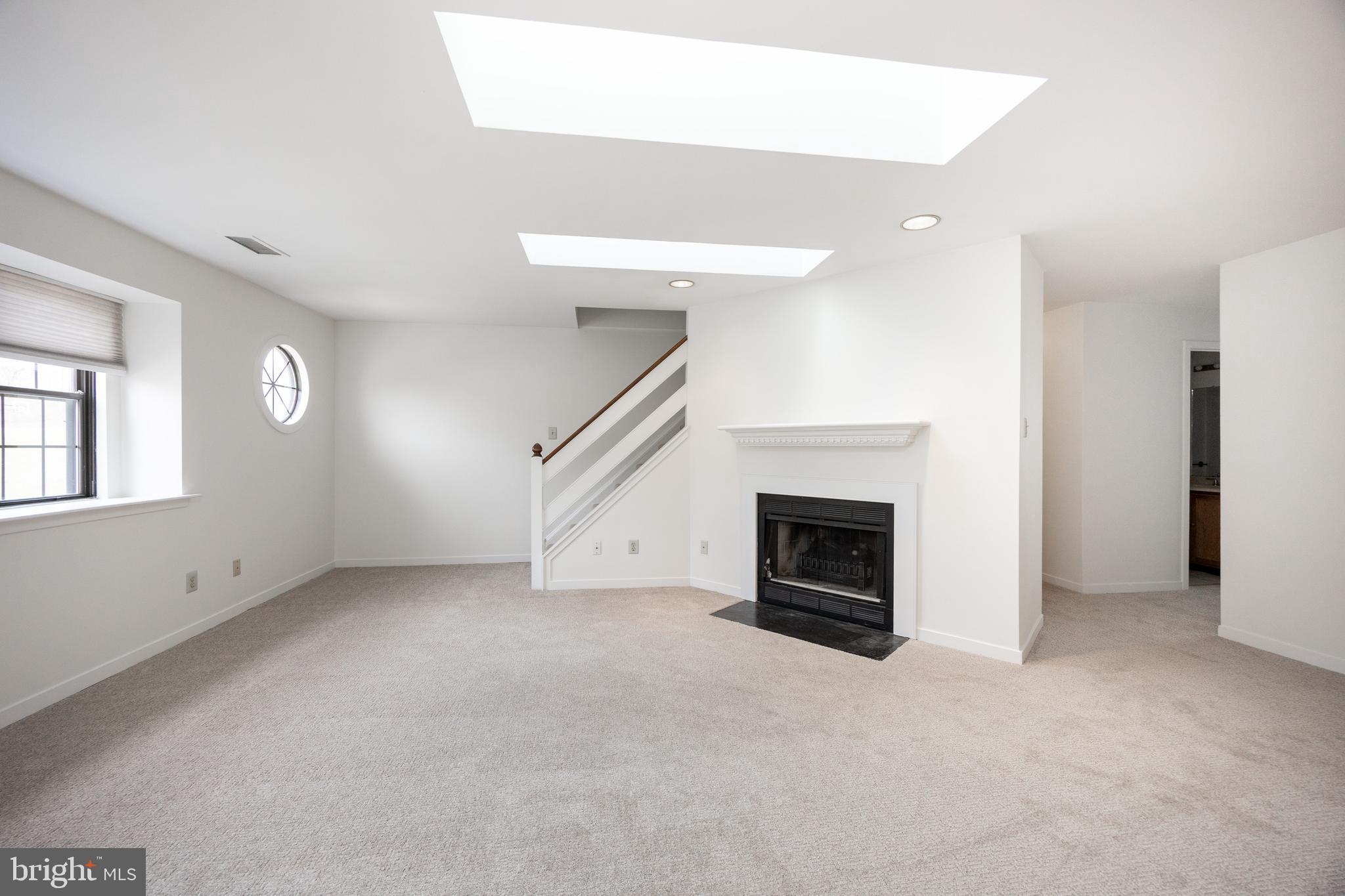 THE CROSSINGS AT EXT - Residential Lease