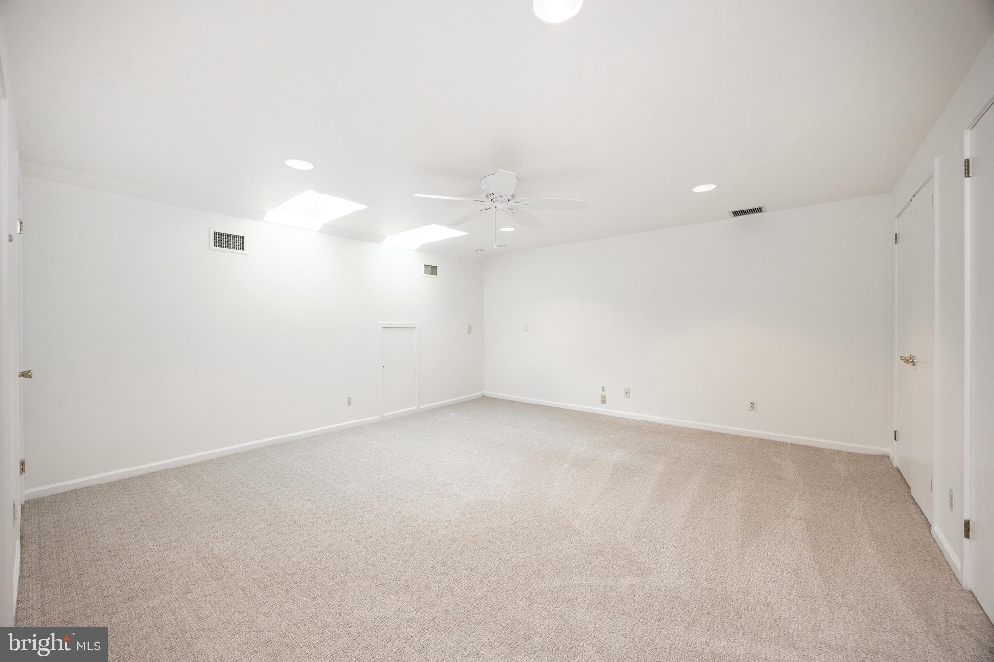 THE CROSSINGS AT EXT - Residential Lease