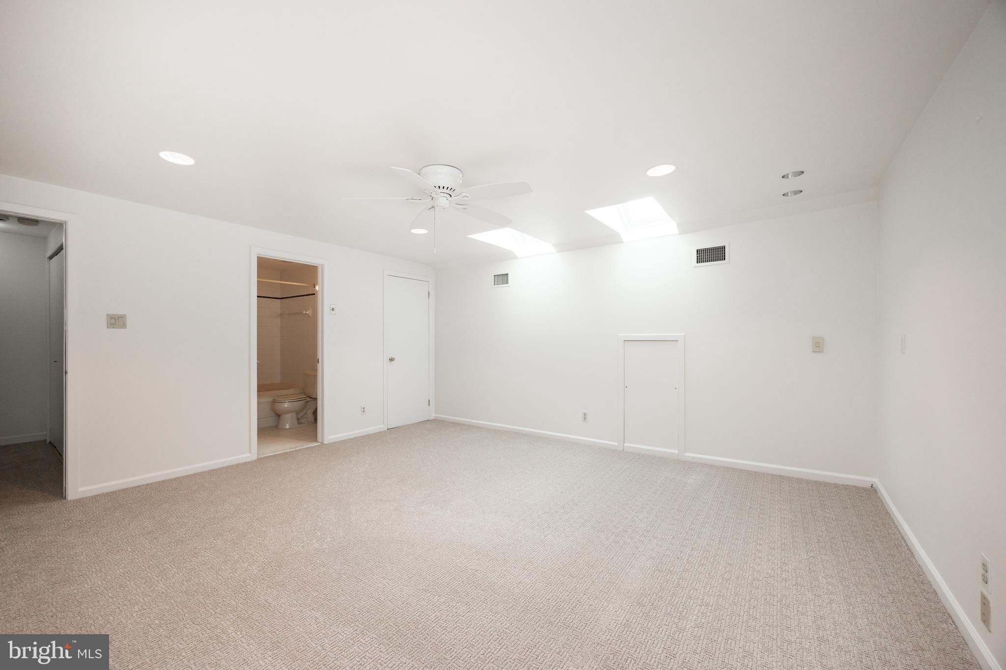 THE CROSSINGS AT EXT - Residential Lease