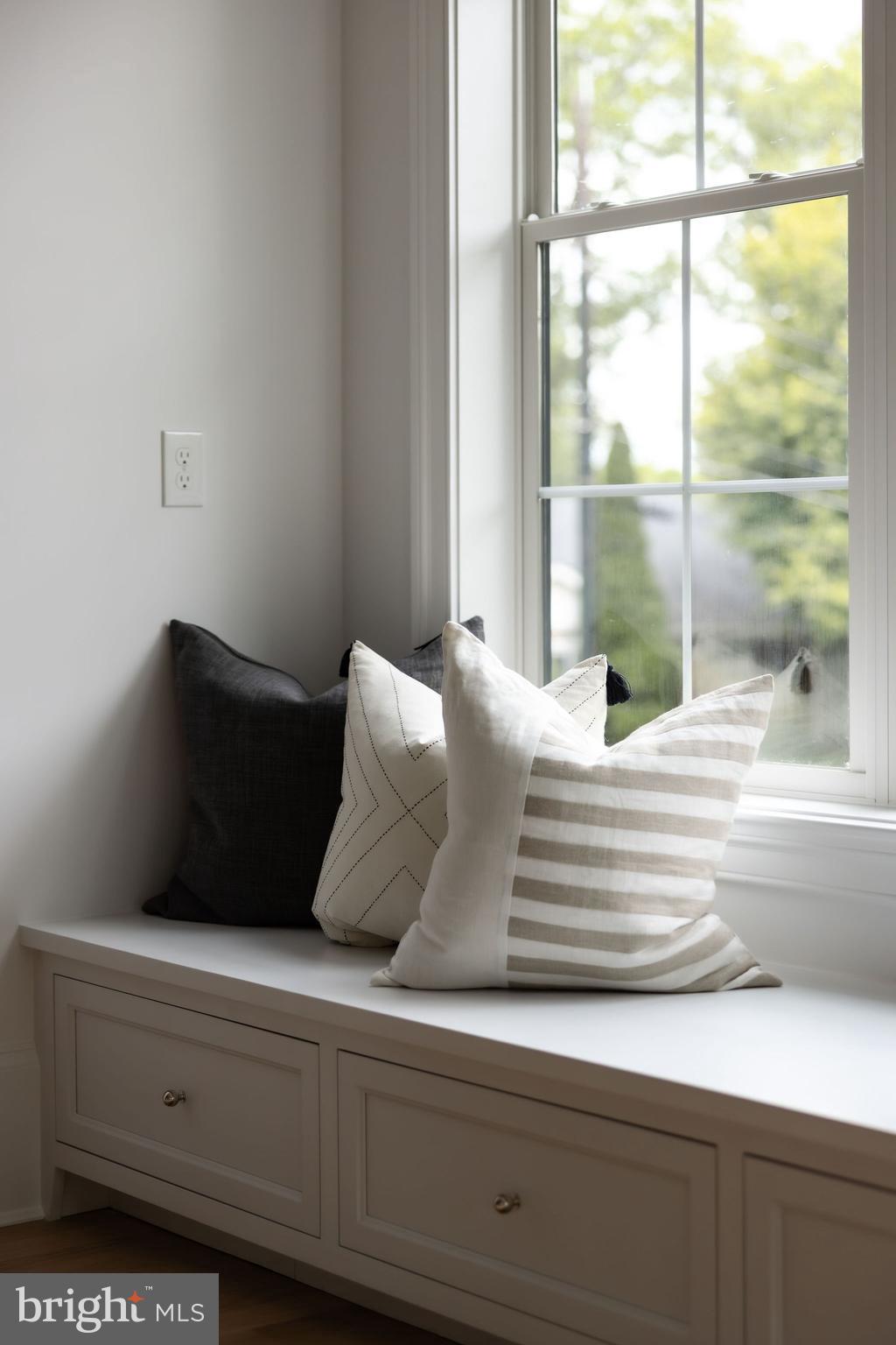 ROCK CREEK KNOLLS - Residential