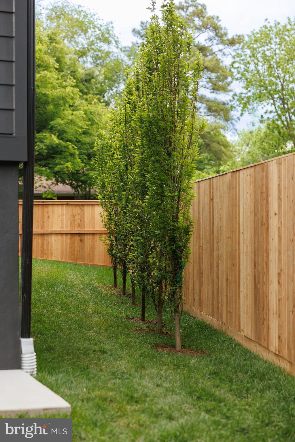 ROCK CREEK KNOLLS - Residential
