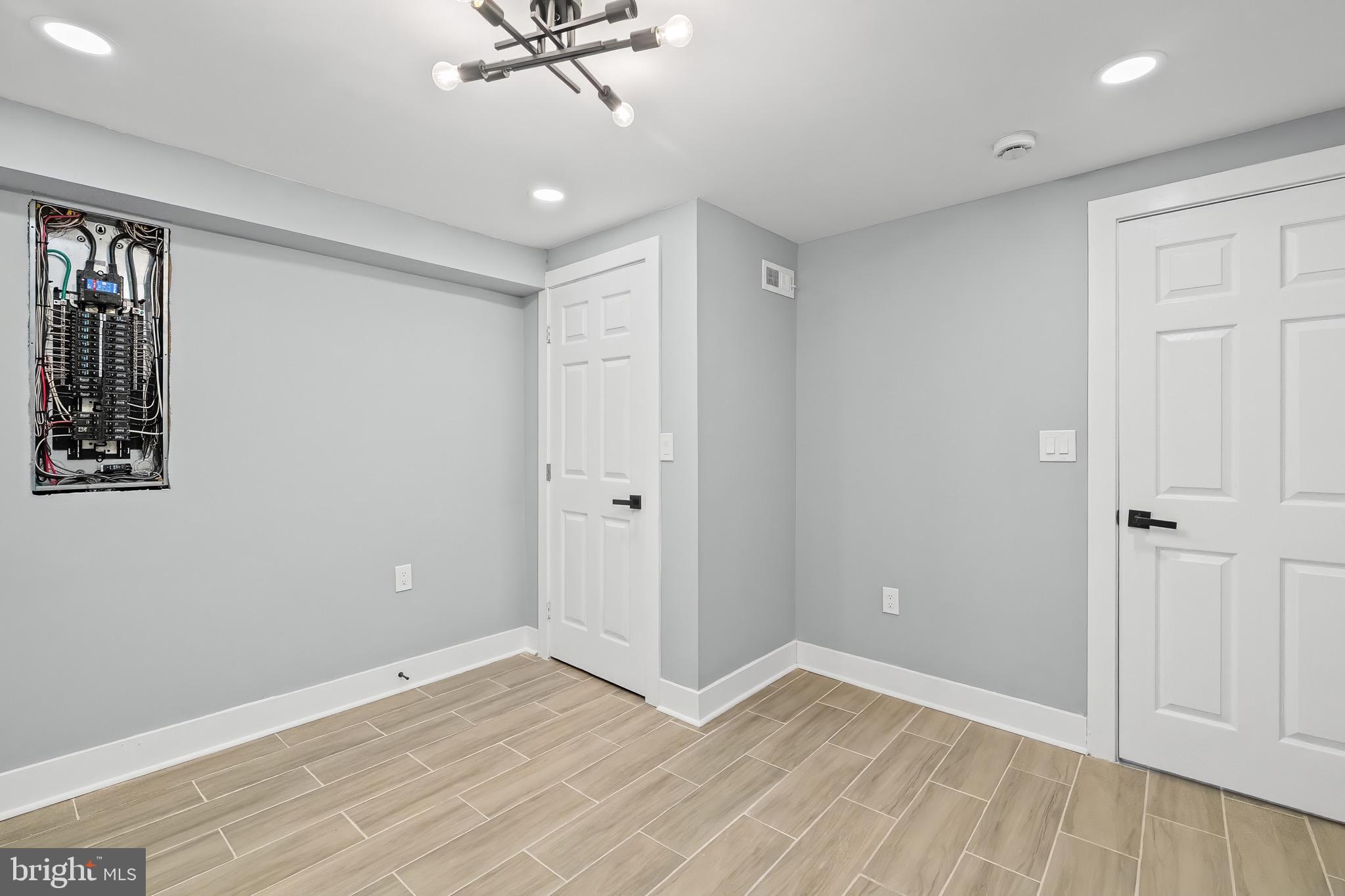 BROADWAY EAST - Residential