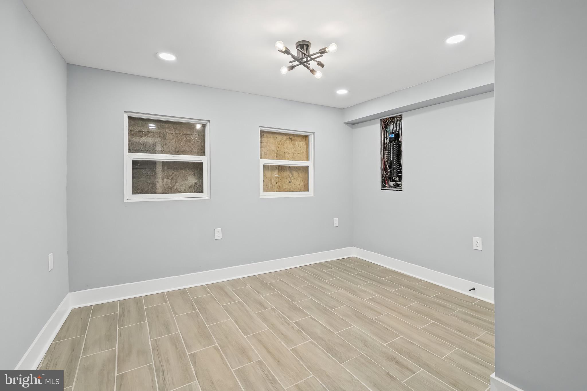 BROADWAY EAST - Residential
