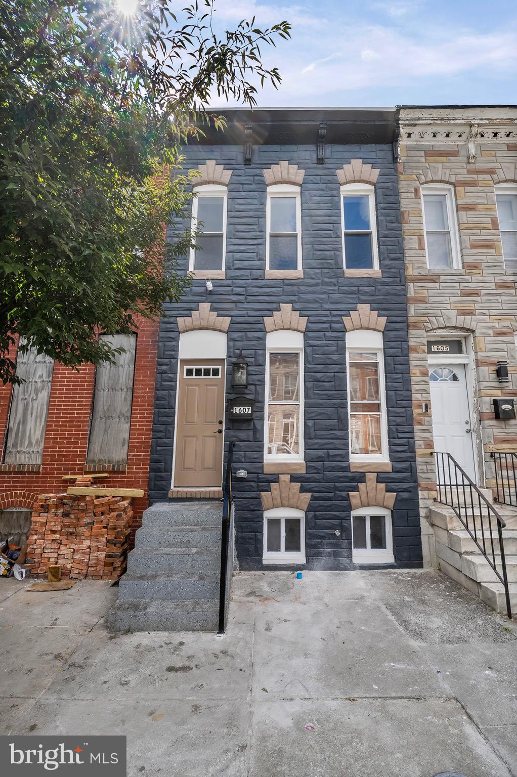 BROADWAY EAST - Residential