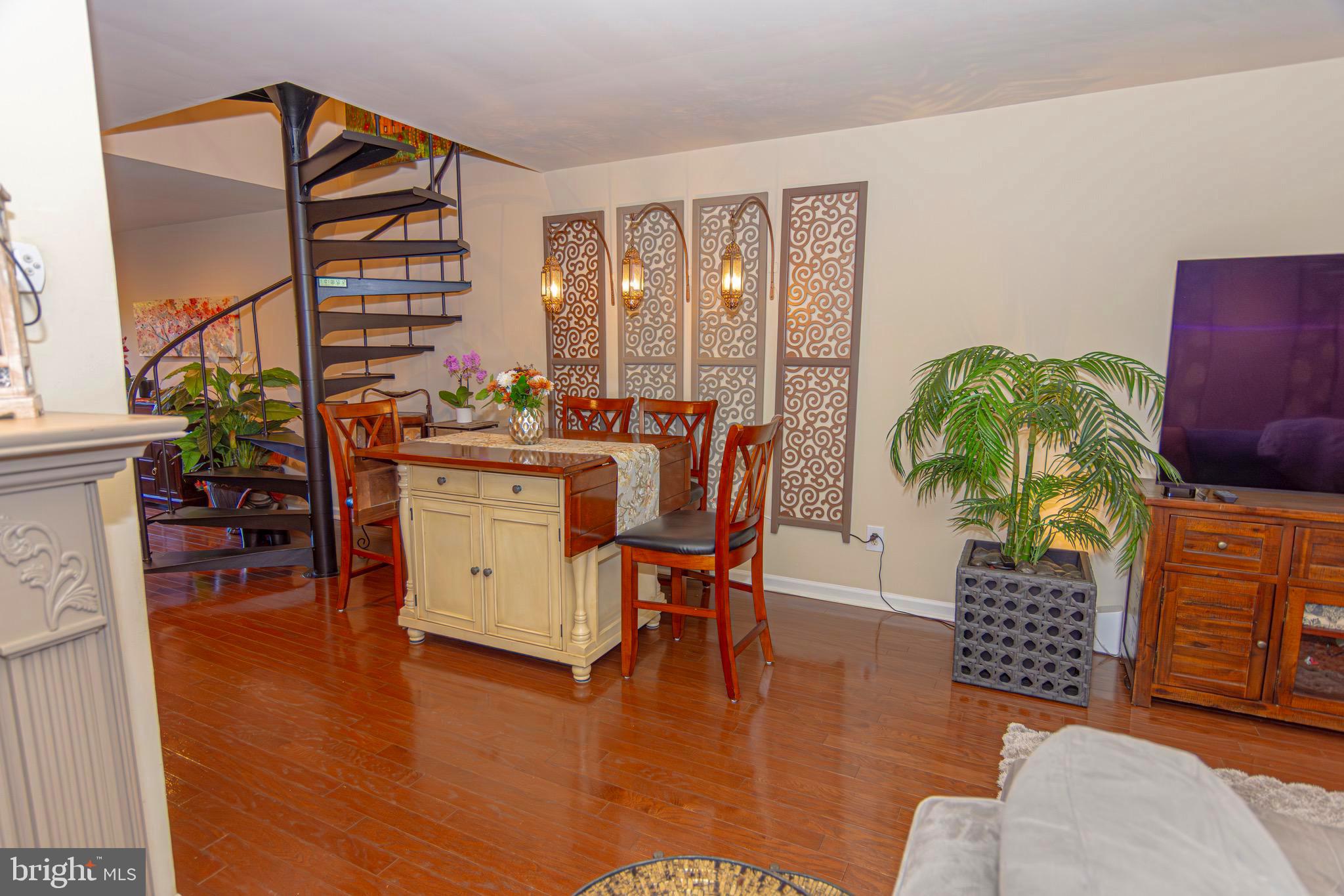 VILLAGE II - Residential