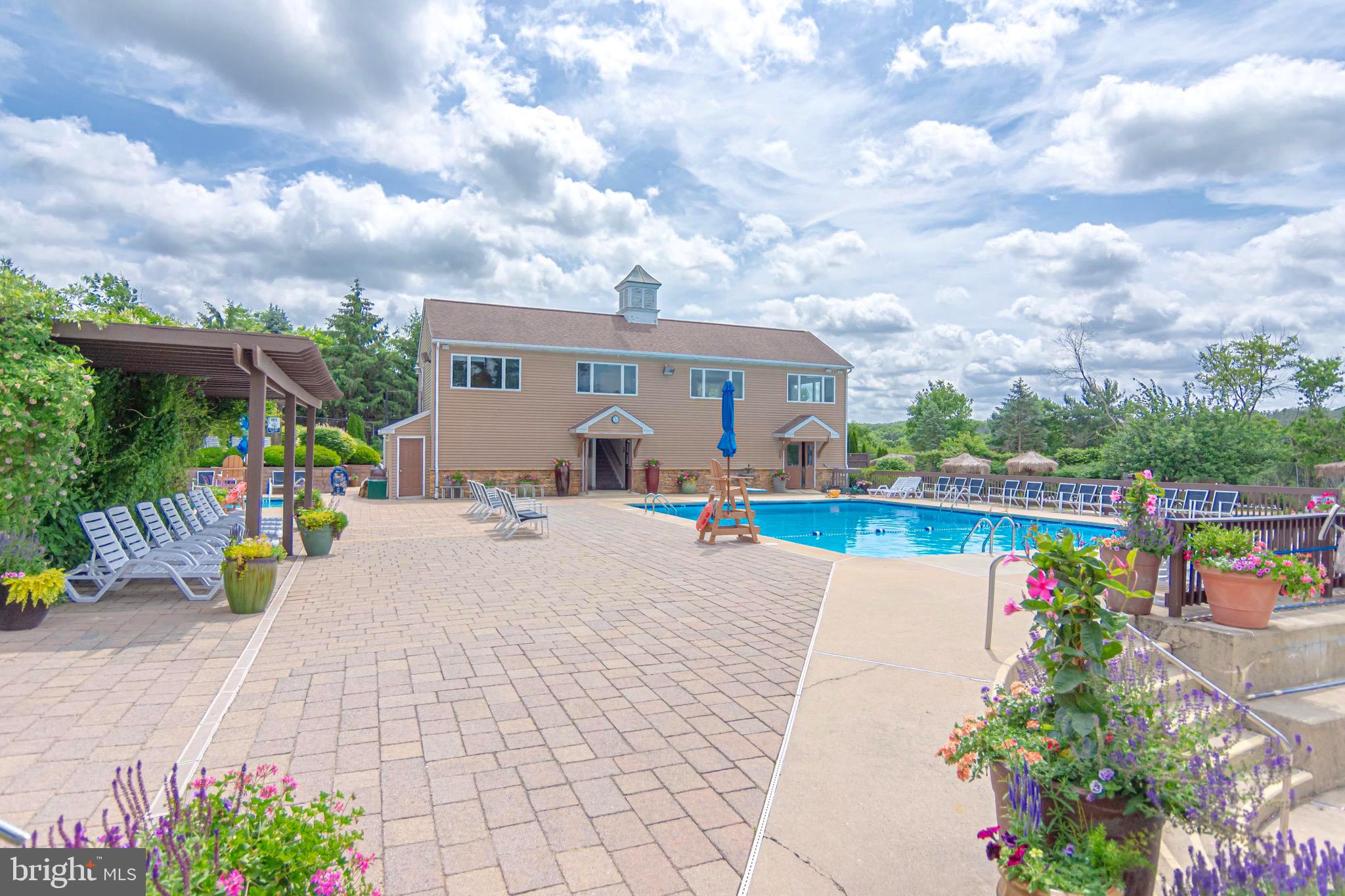 VILLAGE II - Residential