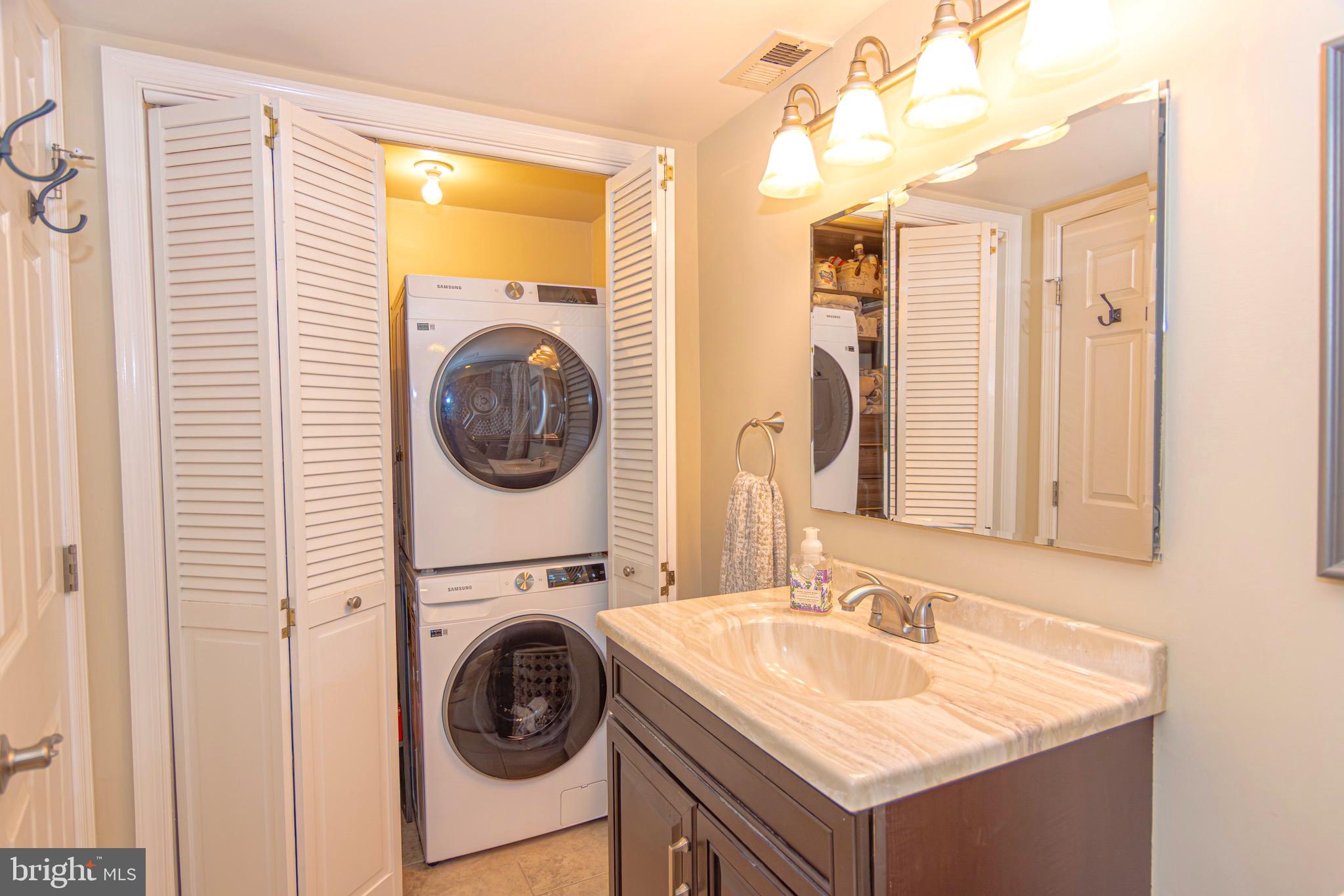 VILLAGE II - Residential