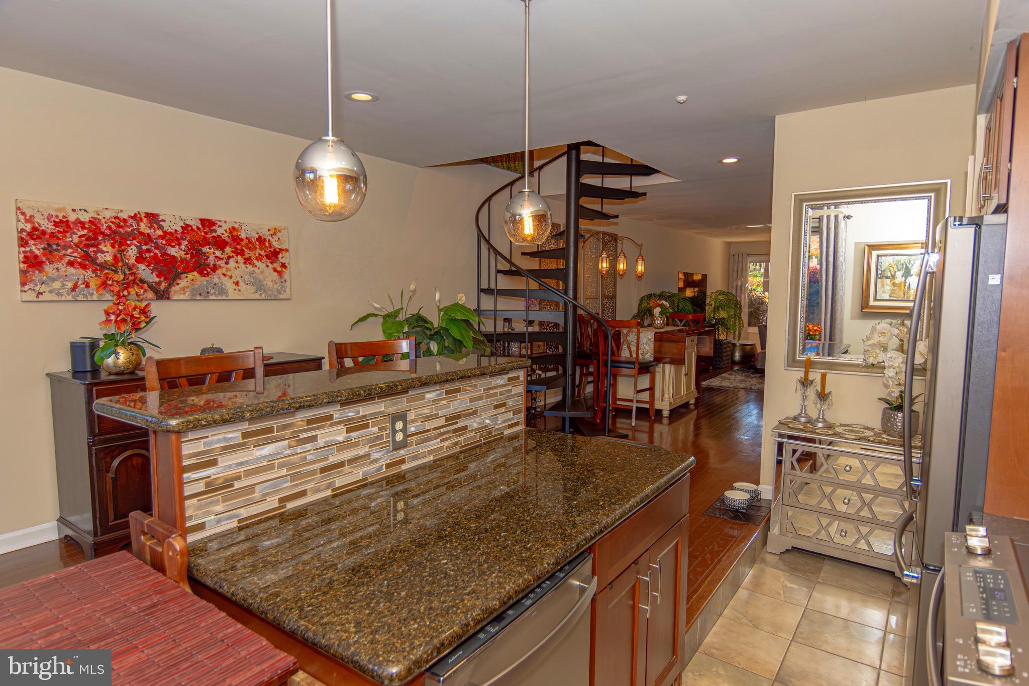 VILLAGE II - Residential