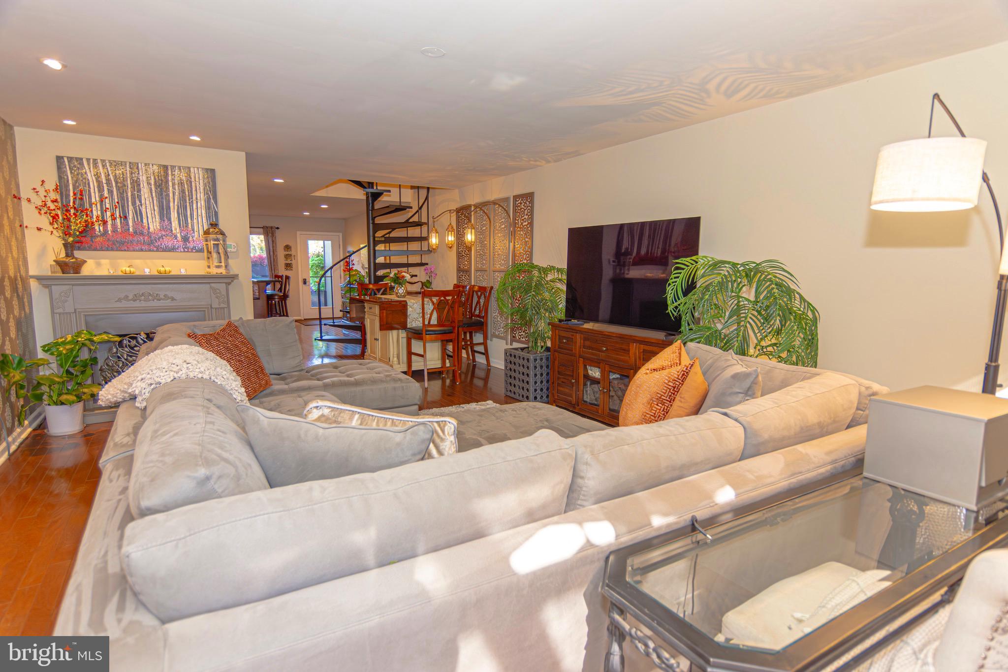 VILLAGE II - Residential