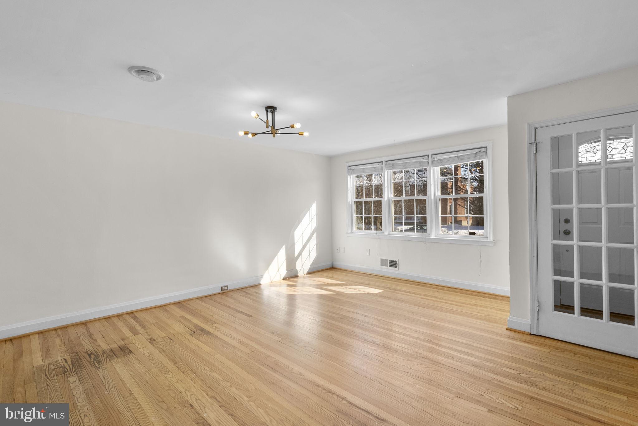 LOCH RAVEN MANOR - Residential