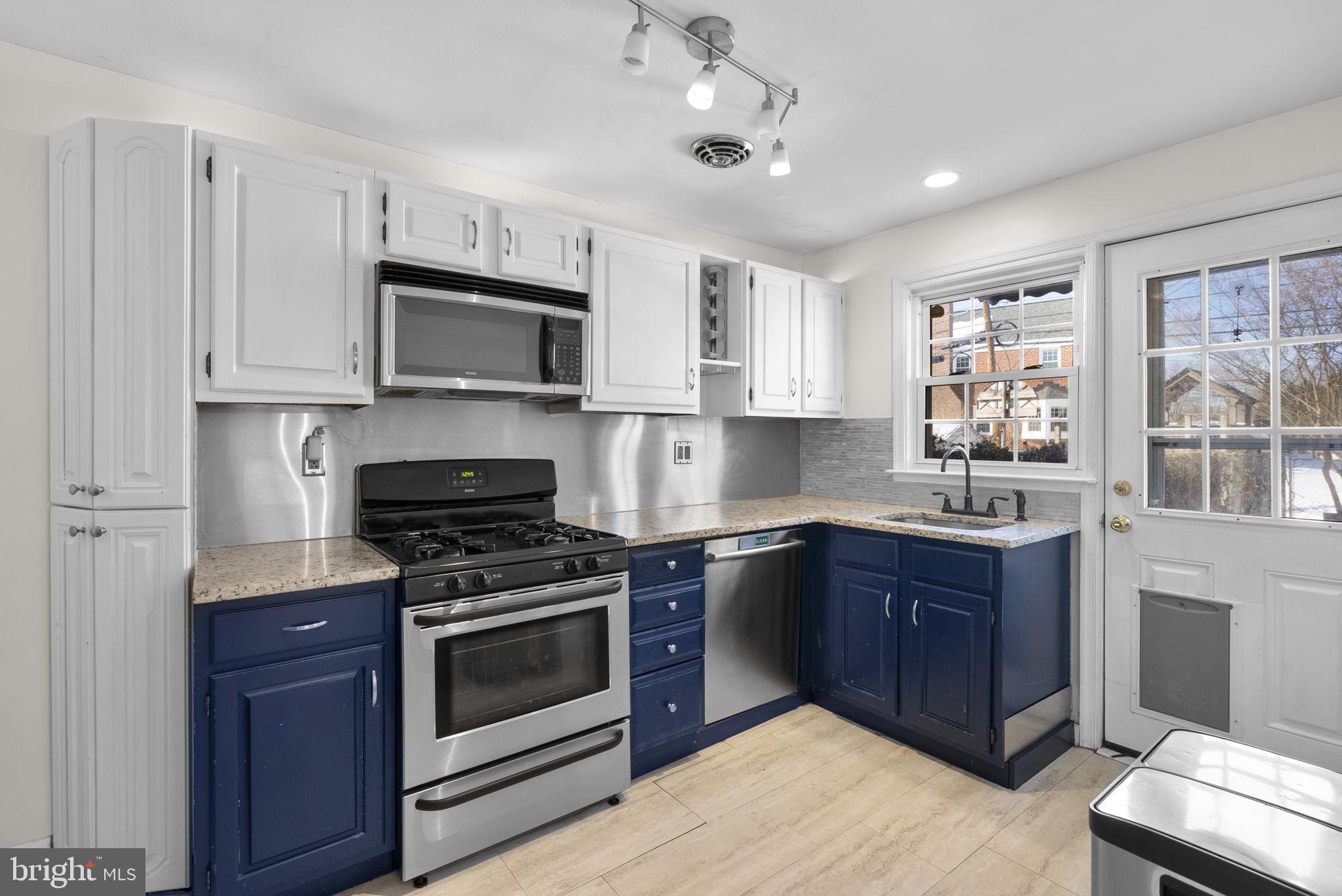 LOCH RAVEN MANOR - Residential