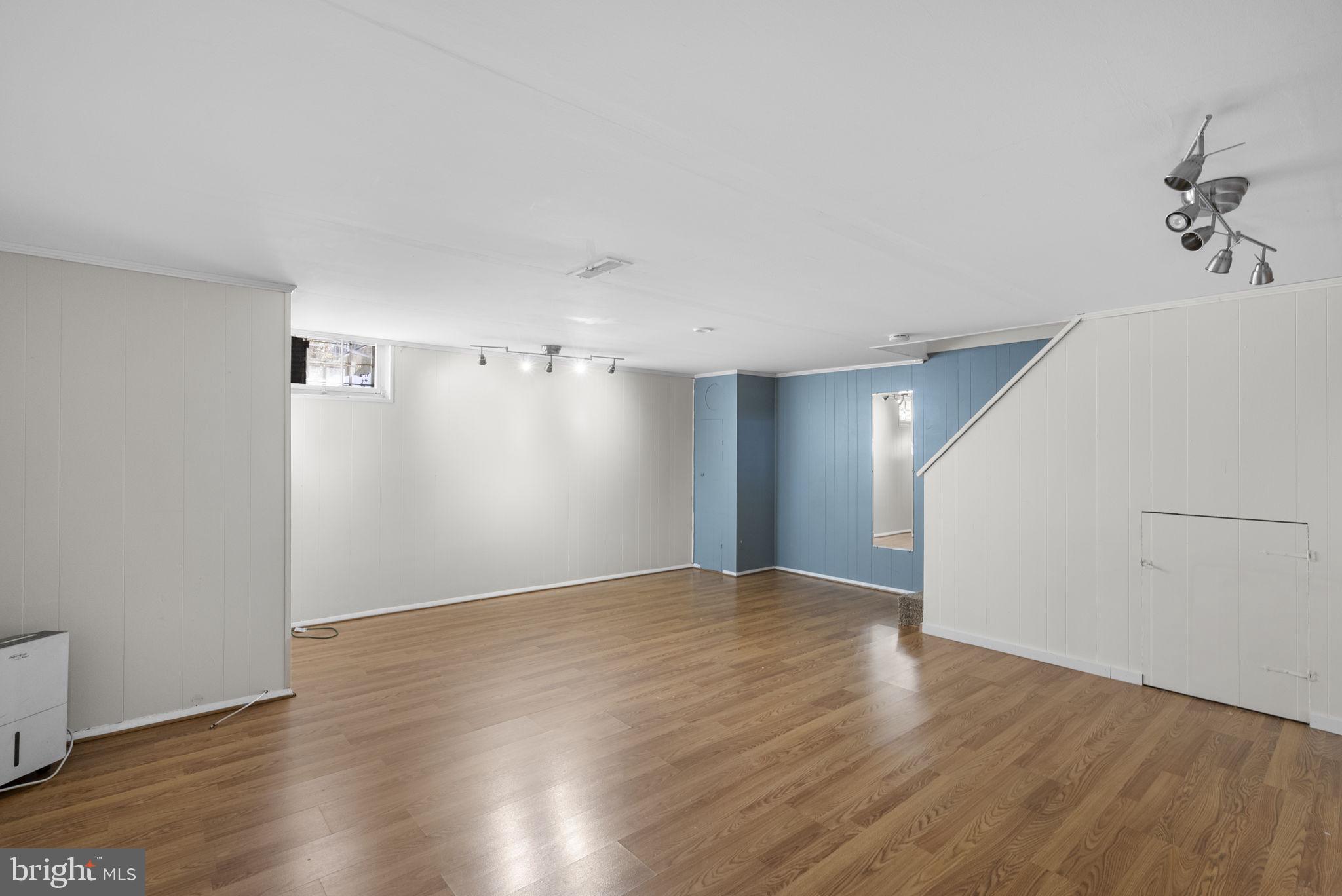 LOCH RAVEN MANOR - Residential