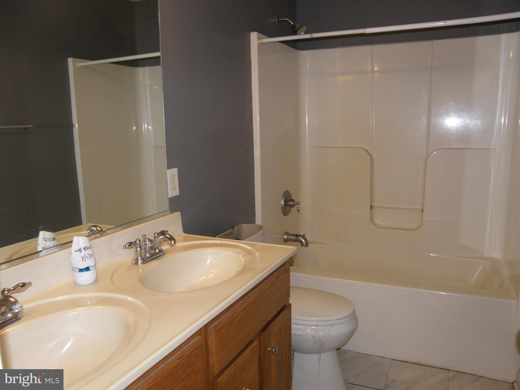 COUNTRY GROVE - Residential