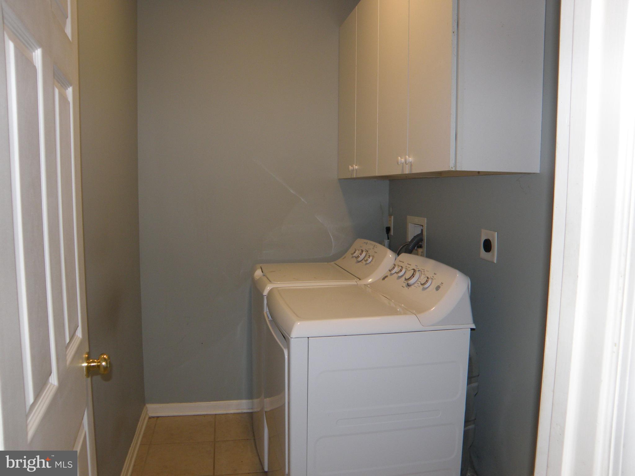 COUNTRY GROVE - Residential