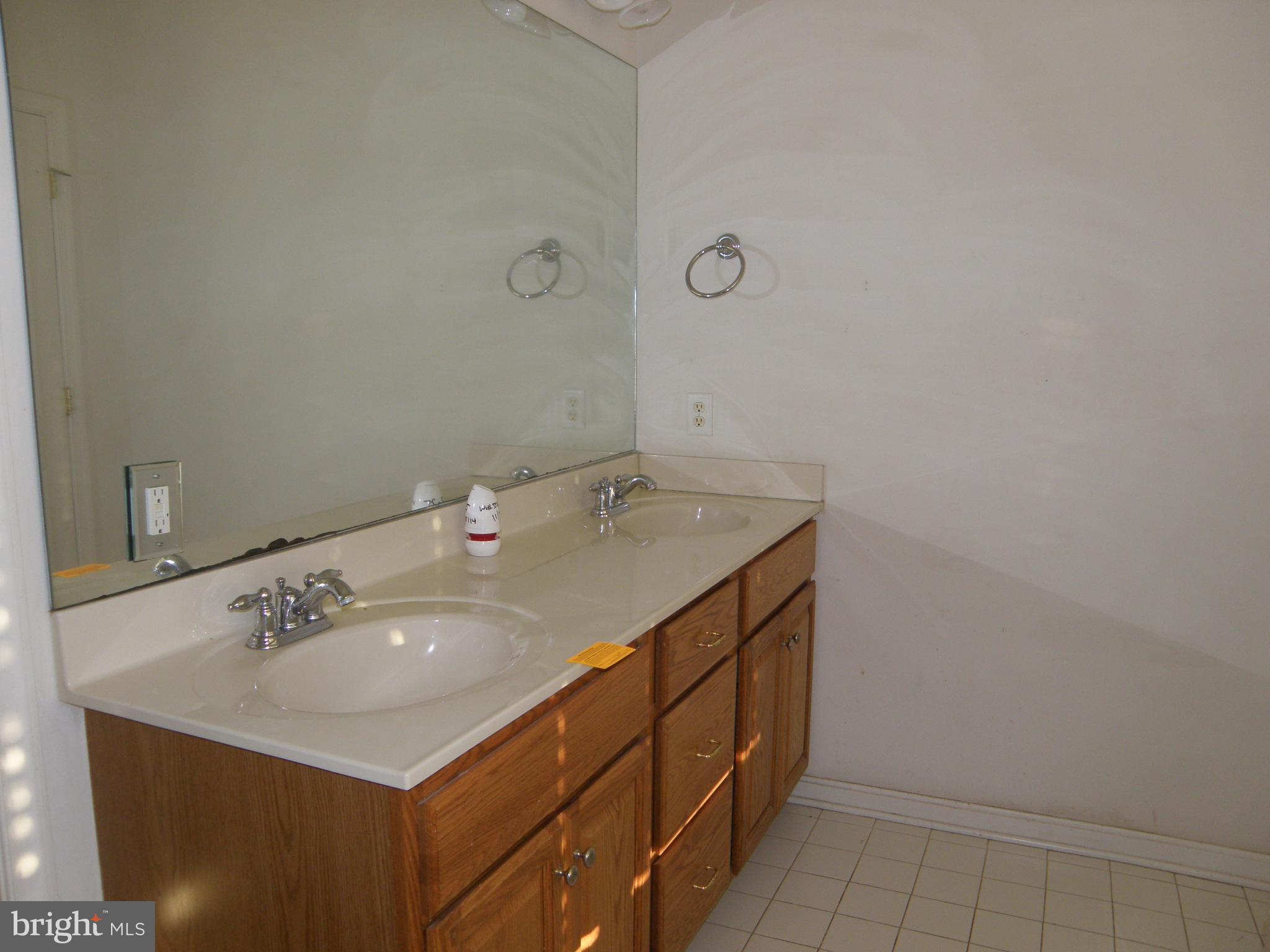 COUNTRY GROVE - Residential