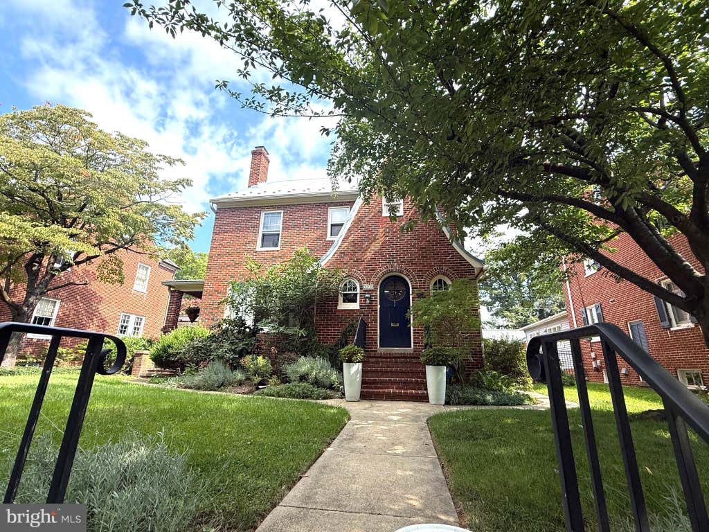 Photo of 303 Fleming Avenue, FREDERICK, MD 21701 (MLS # MDFR2088112)
