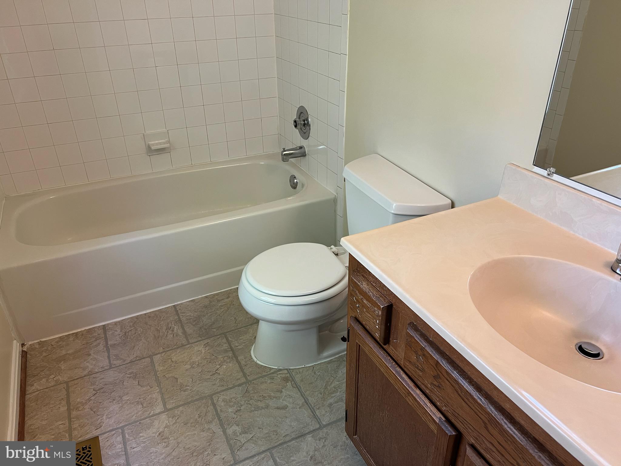 GUNNERS VIEW - Residential Lease