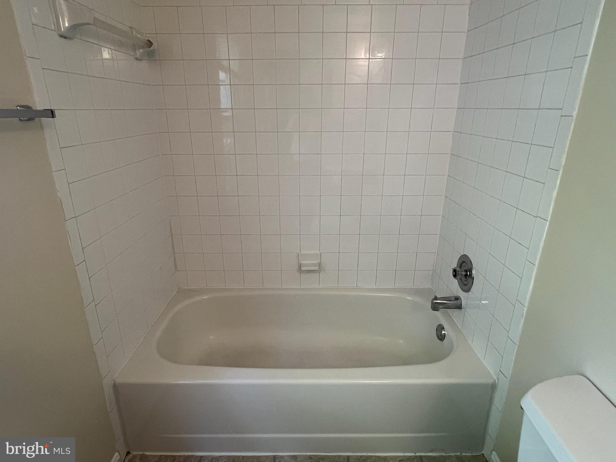 GUNNERS VIEW - Residential Lease