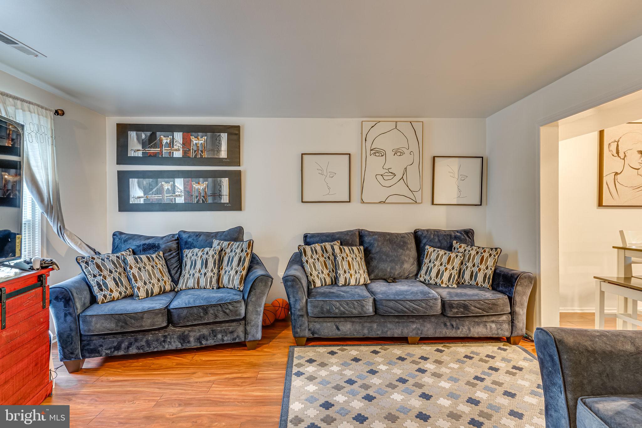 HUNTINGTON NEIGHBORHOOD - Residential