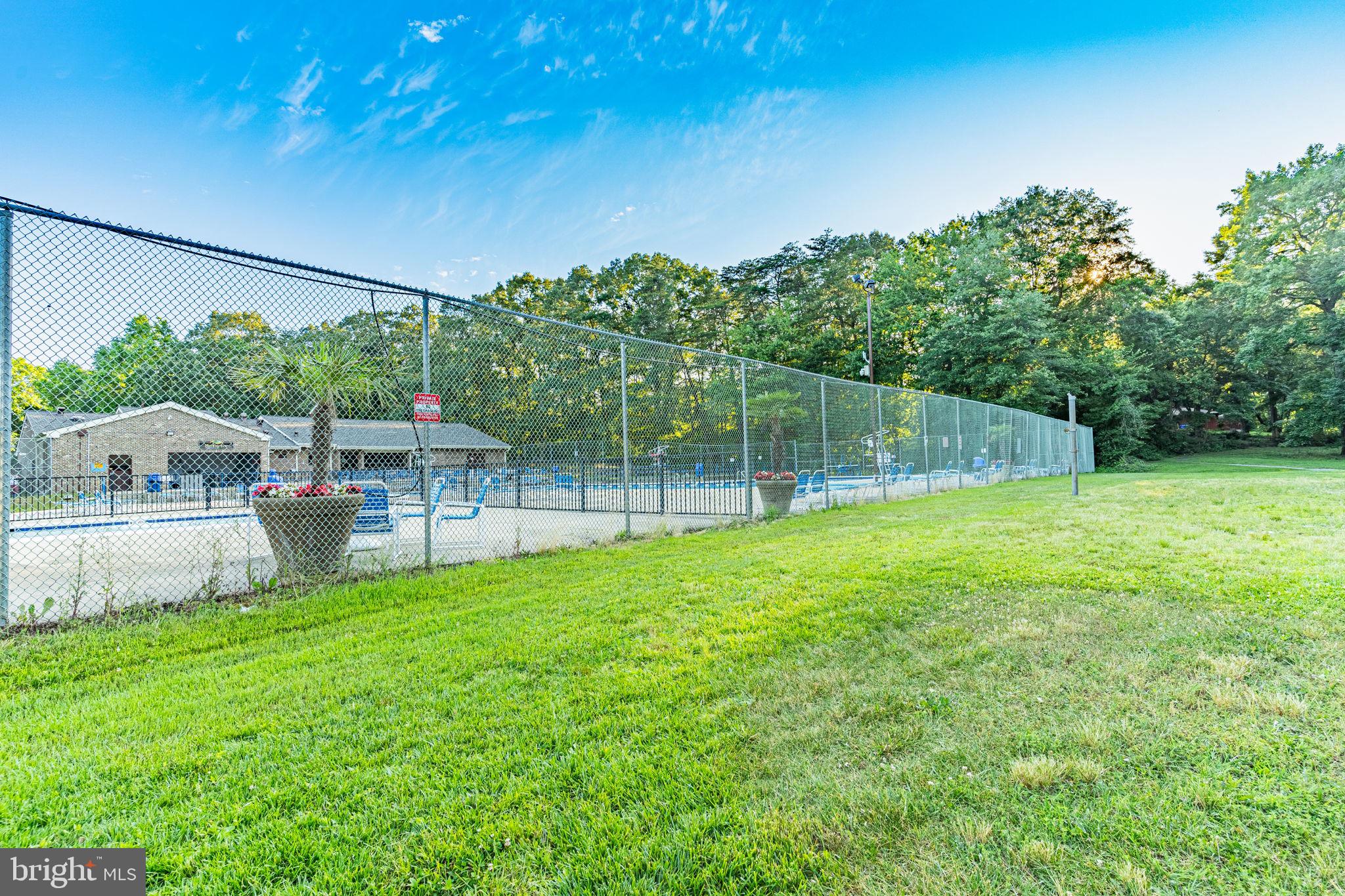 HUNTINGTON NEIGHBORHOOD - Residential