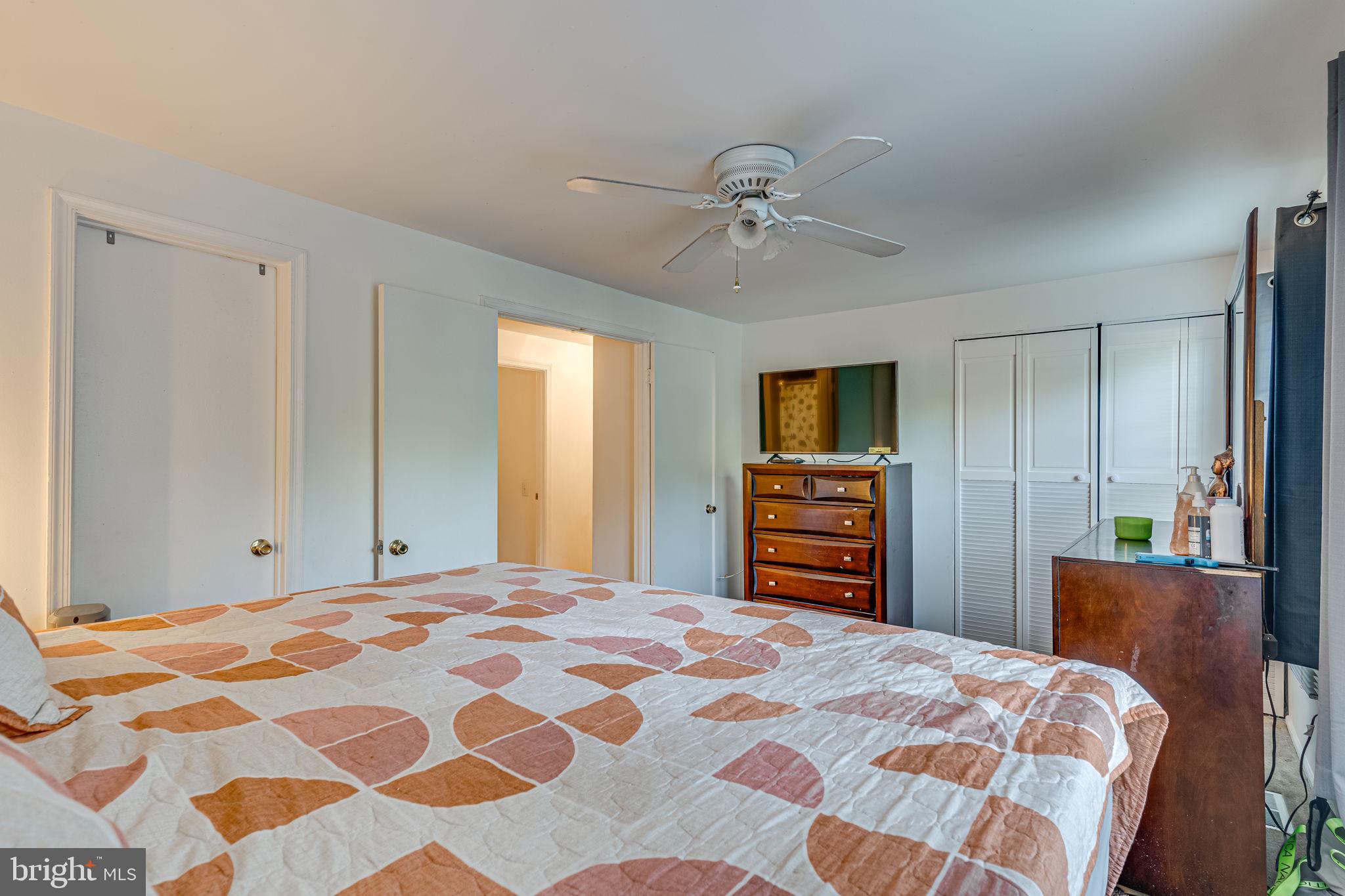 HUNTINGTON NEIGHBORHOOD - Residential