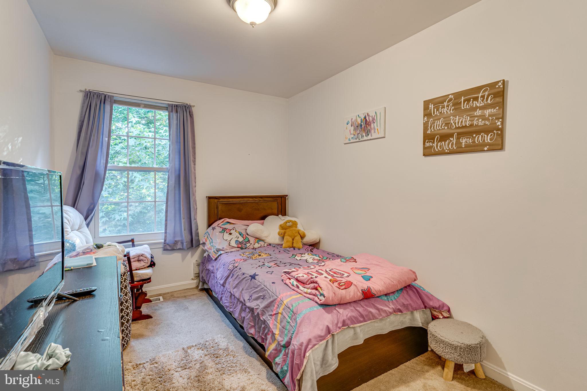 HUNTINGTON NEIGHBORHOOD - Residential