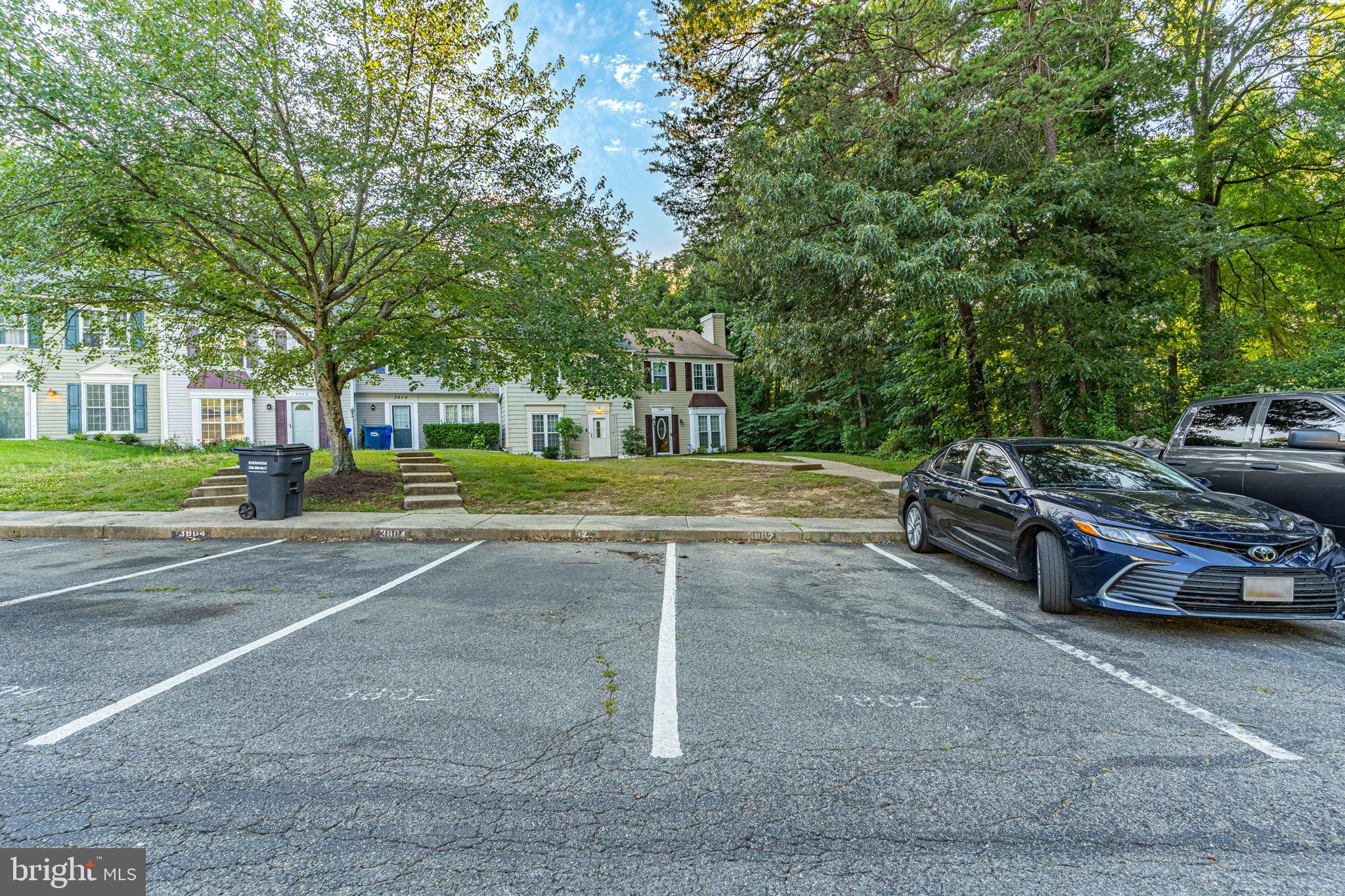 HUNTINGTON NEIGHBORHOOD - Residential