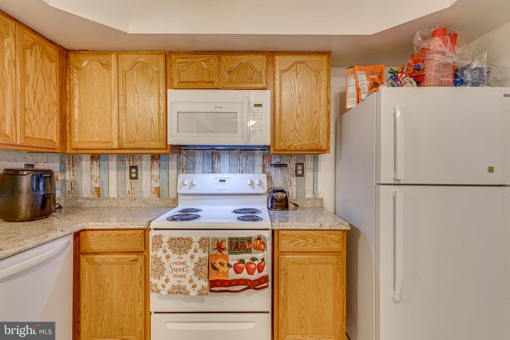 HUNTINGTON NEIGHBORHOOD - Residential