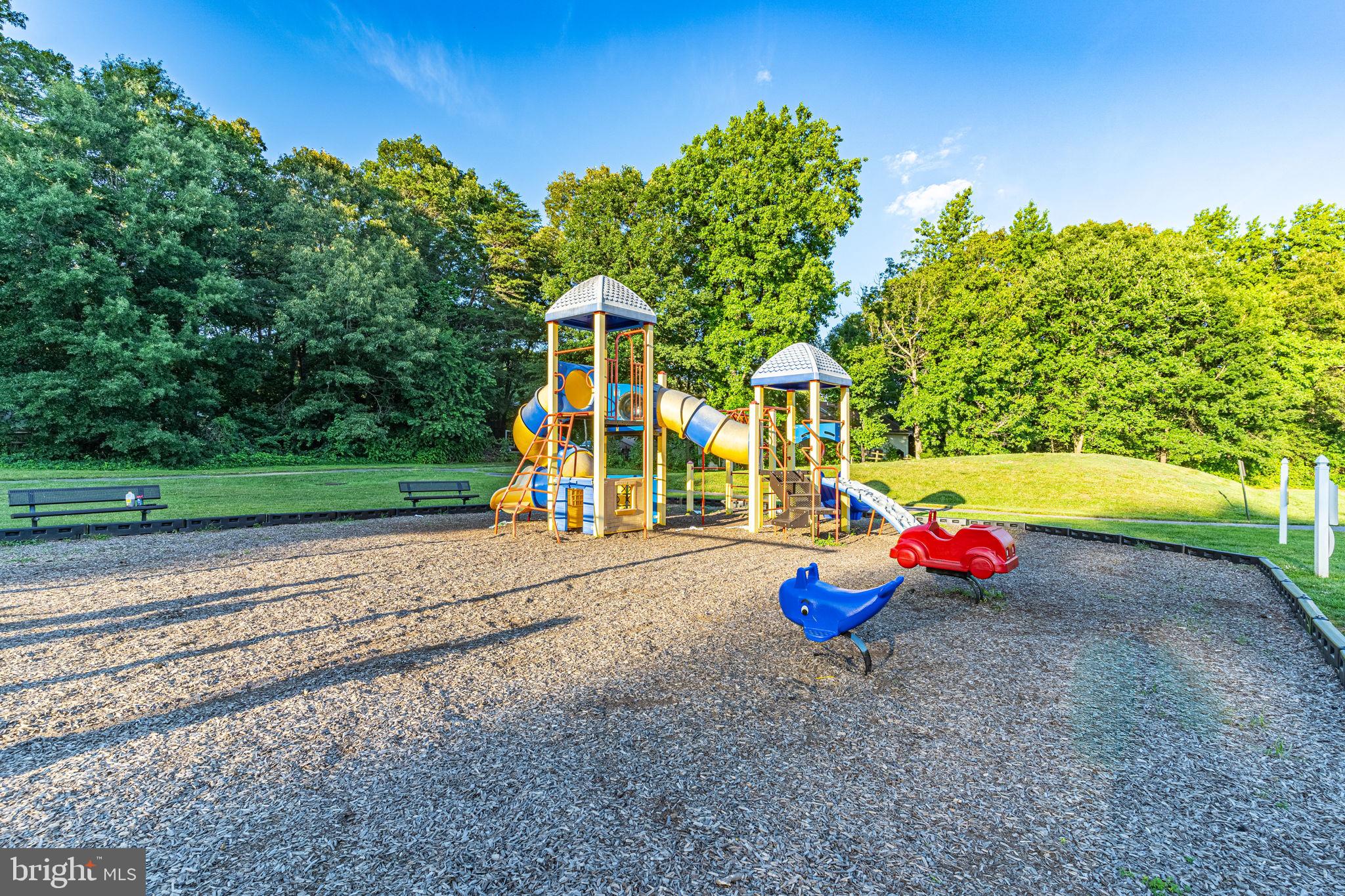 HUNTINGTON NEIGHBORHOOD - Residential