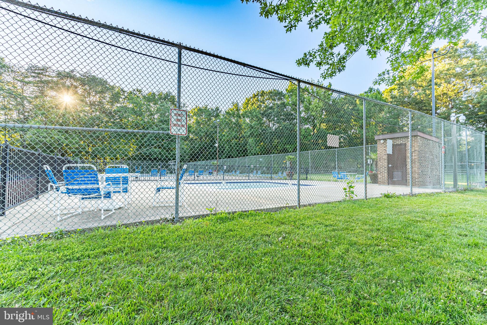 HUNTINGTON NEIGHBORHOOD - Residential