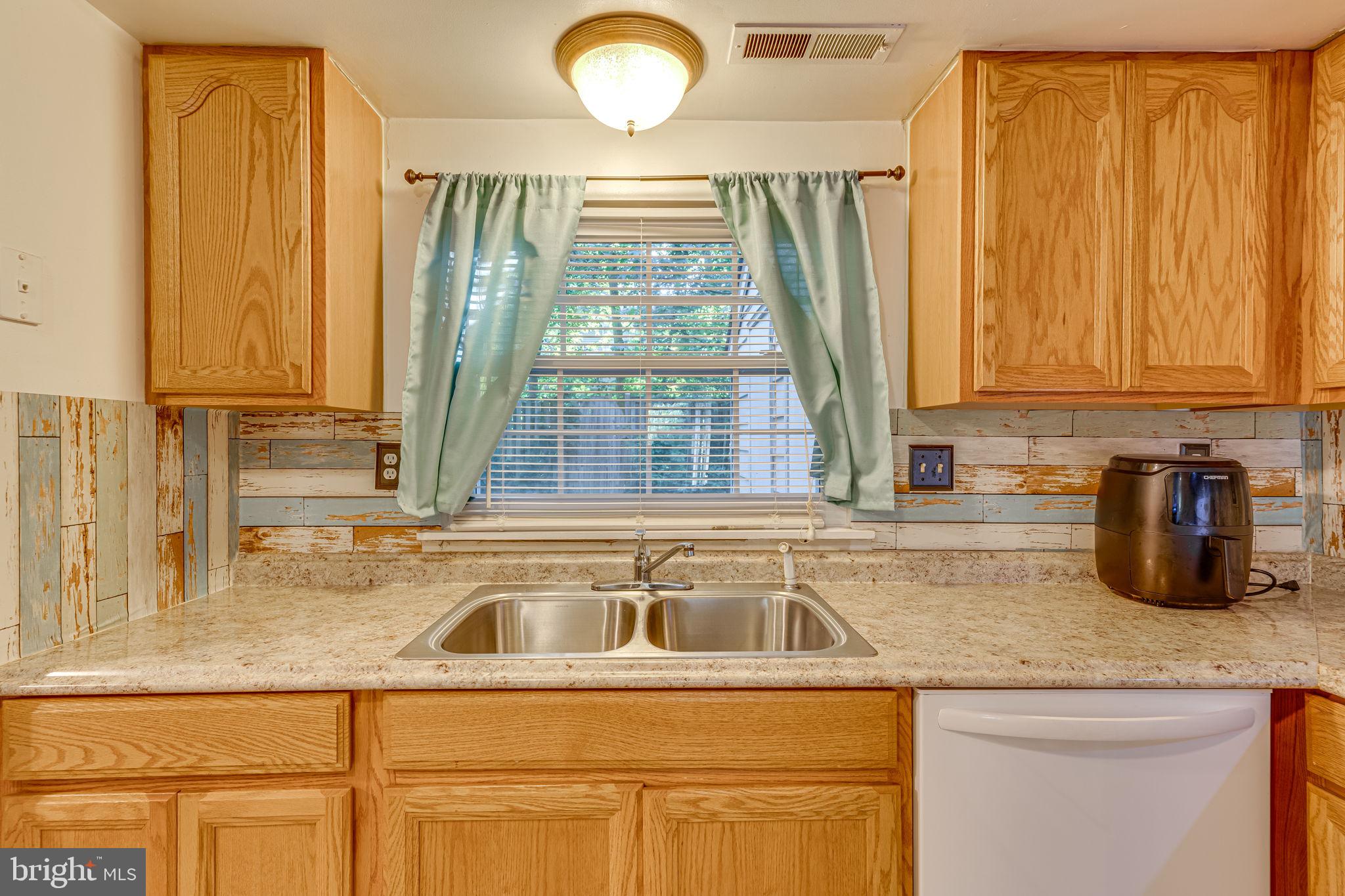 HUNTINGTON NEIGHBORHOOD - Residential