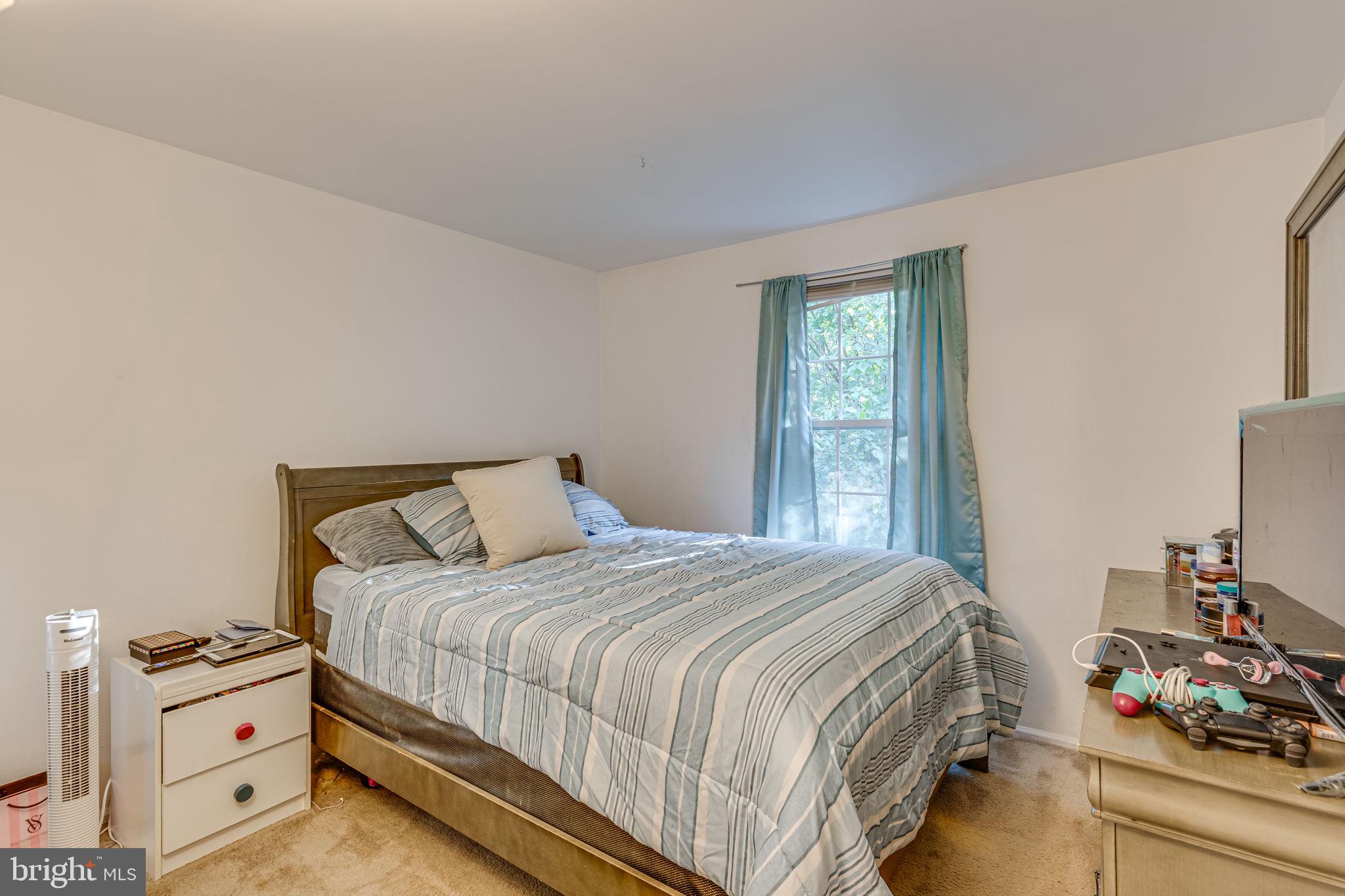 HUNTINGTON NEIGHBORHOOD - Residential