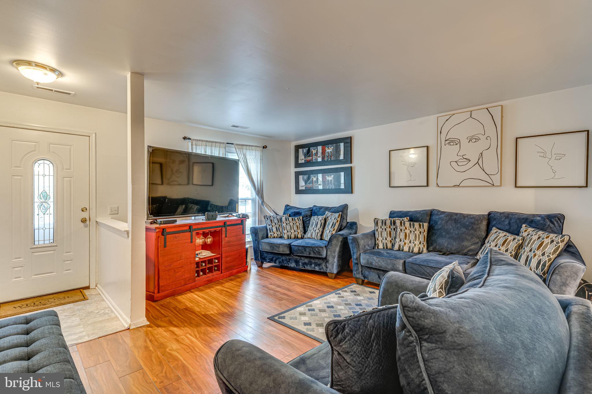 HUNTINGTON NEIGHBORHOOD - Residential