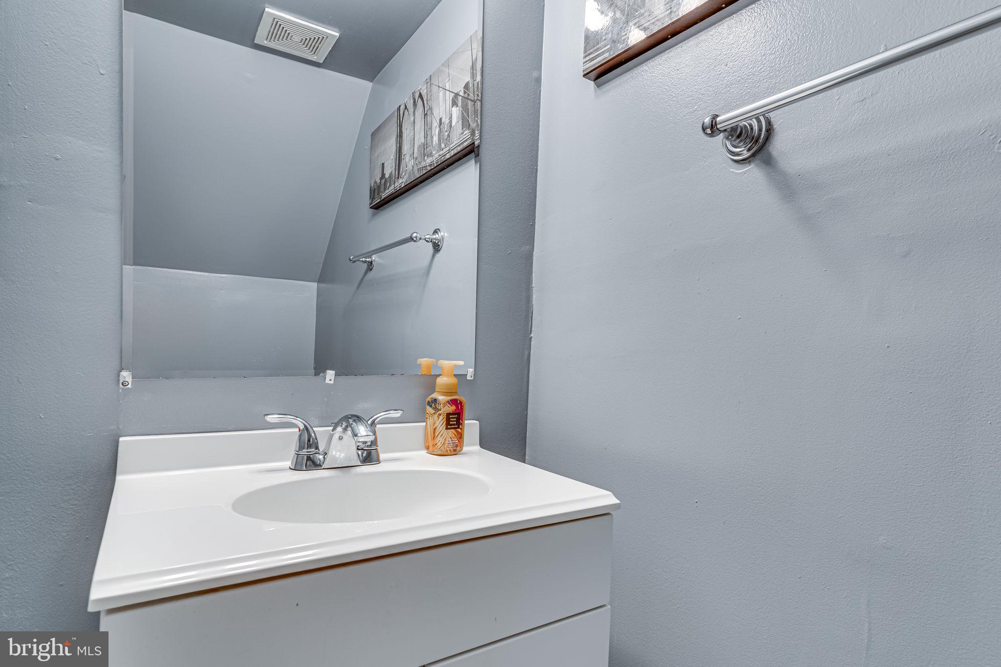 HUNTINGTON NEIGHBORHOOD - Residential