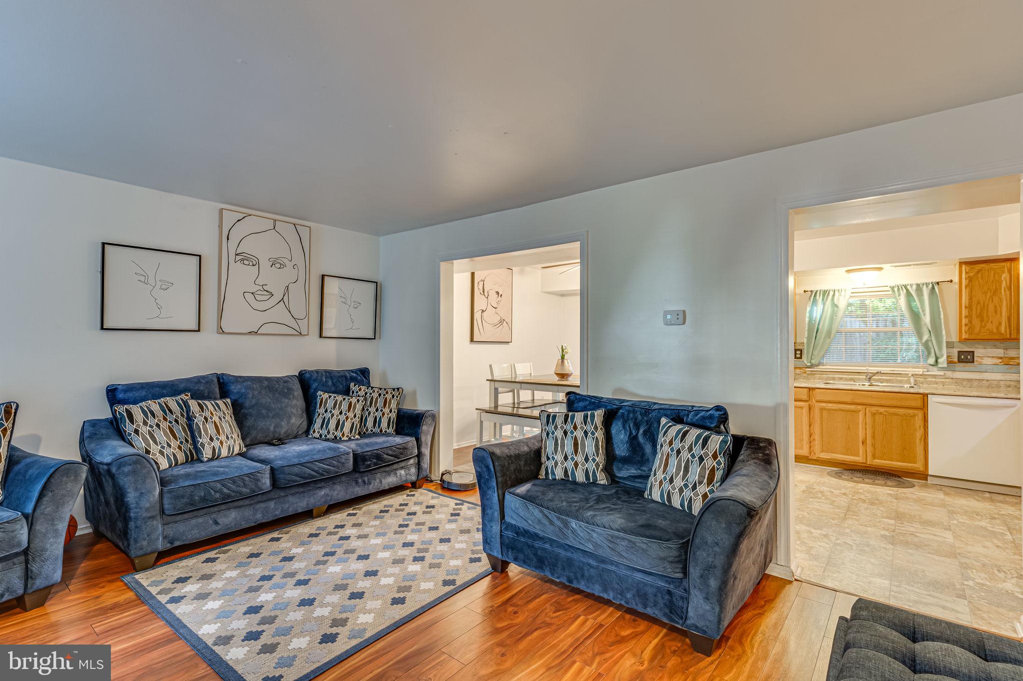 HUNTINGTON NEIGHBORHOOD - Residential