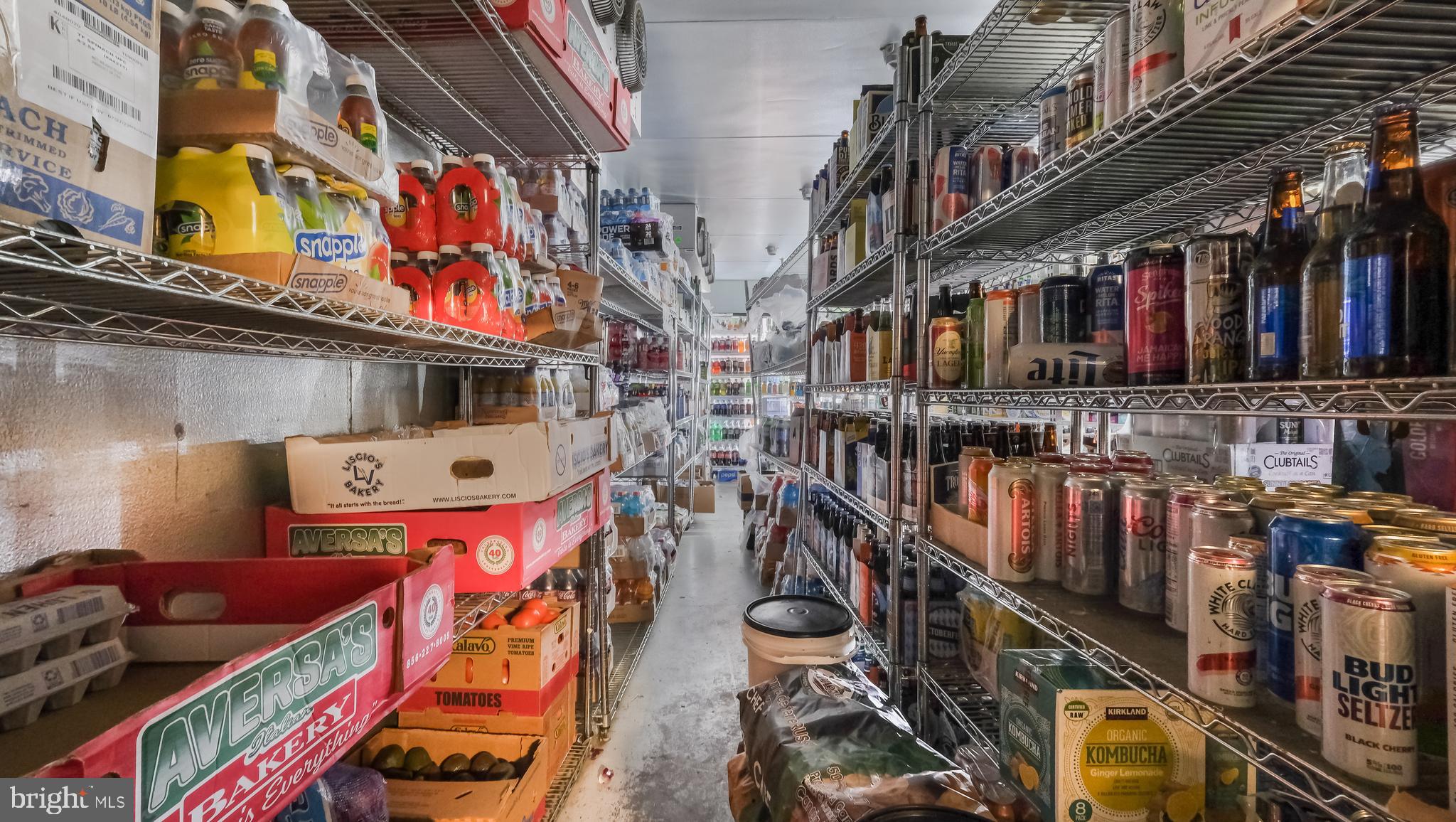 LOGAN SQUARE - Commercial Sale