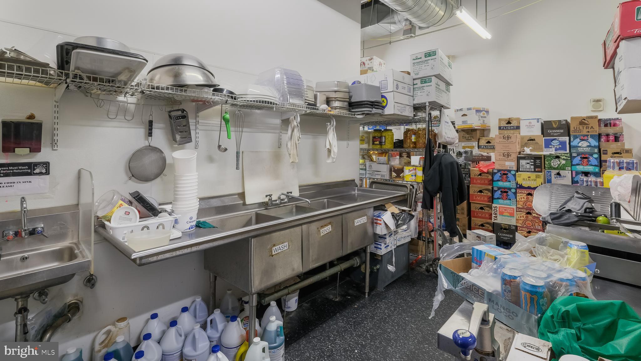 LOGAN SQUARE - Commercial Sale
