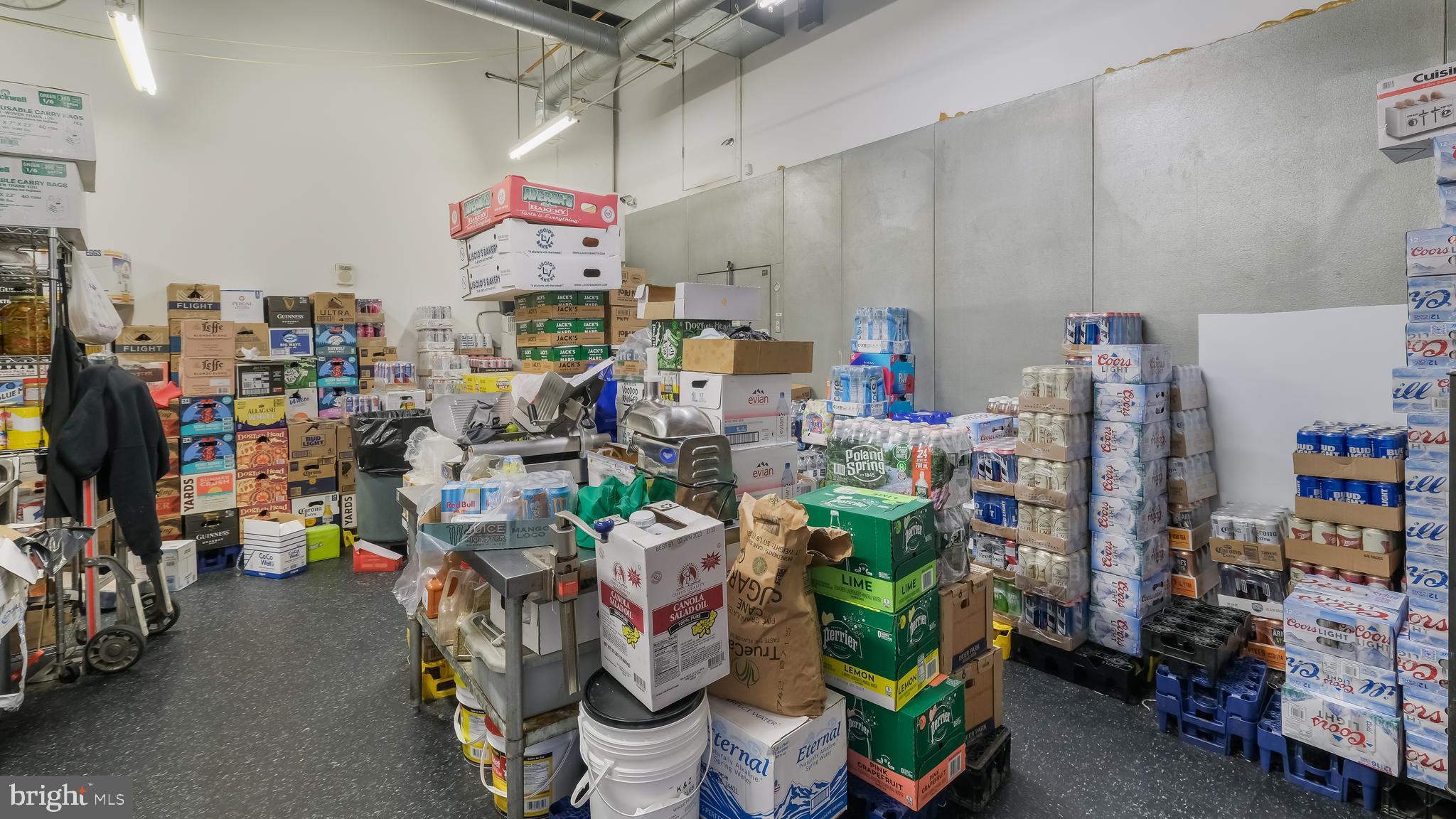 LOGAN SQUARE - Commercial Sale