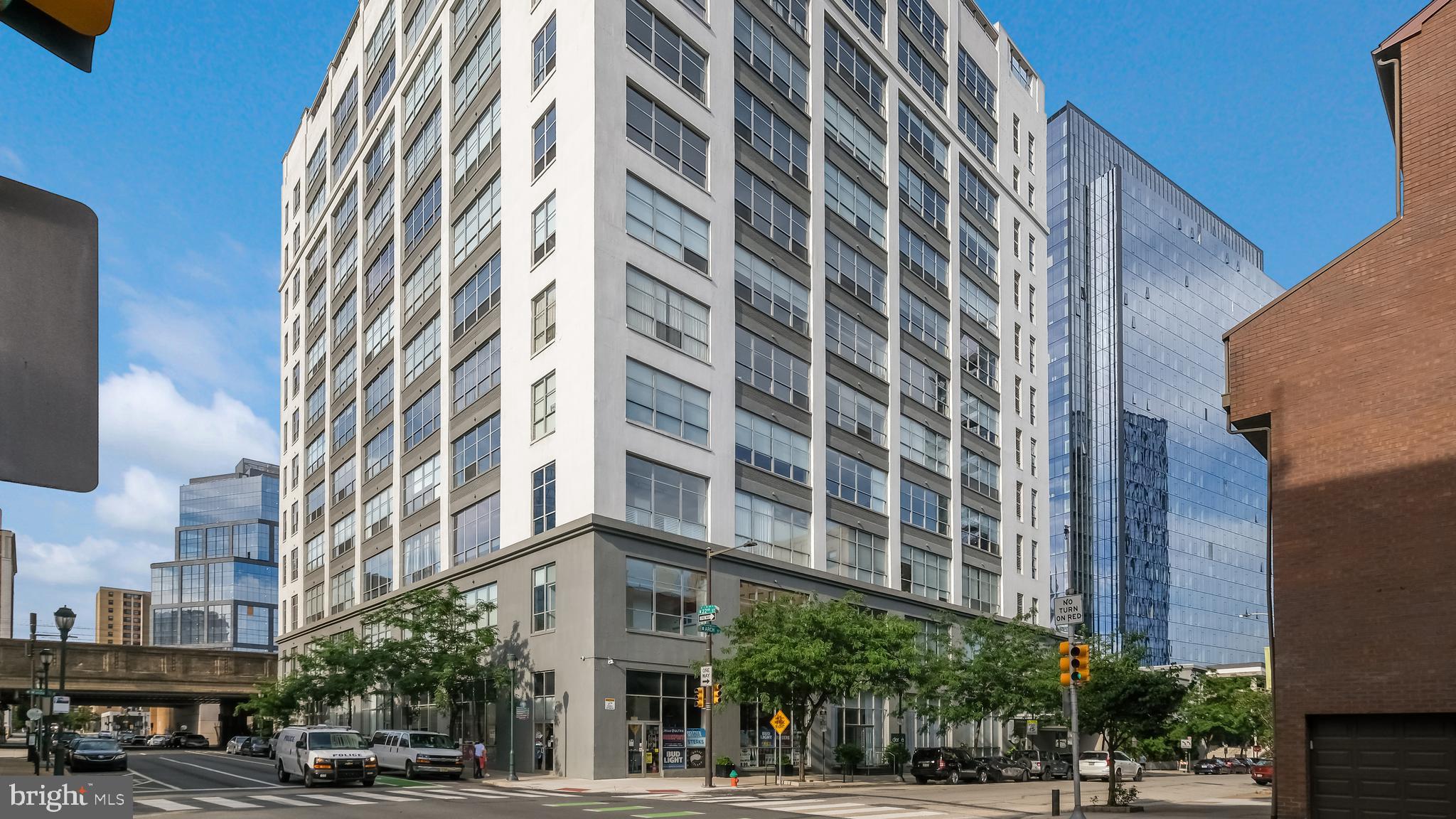 LOGAN SQUARE - Commercial Sale