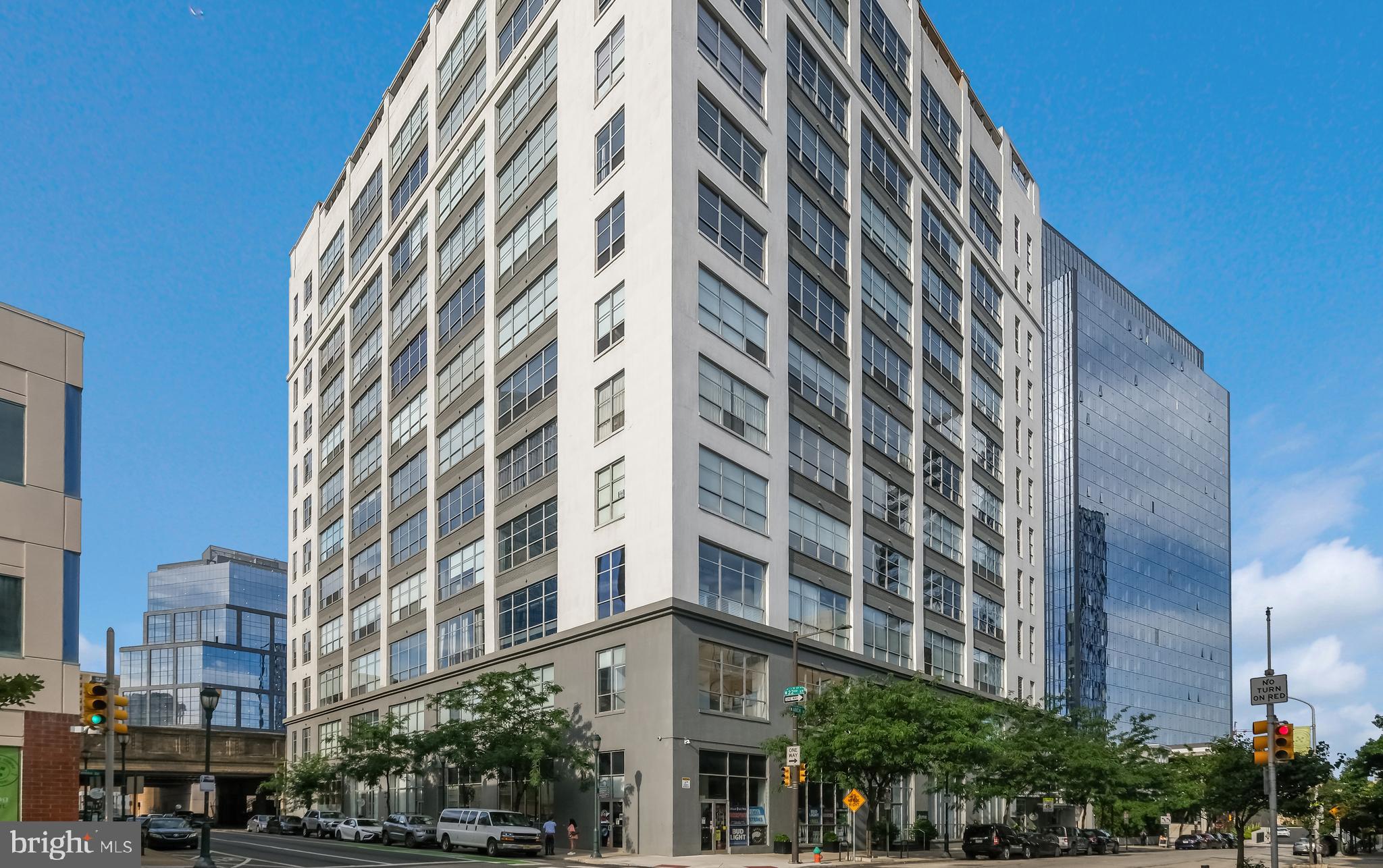 LOGAN SQUARE - Commercial Sale