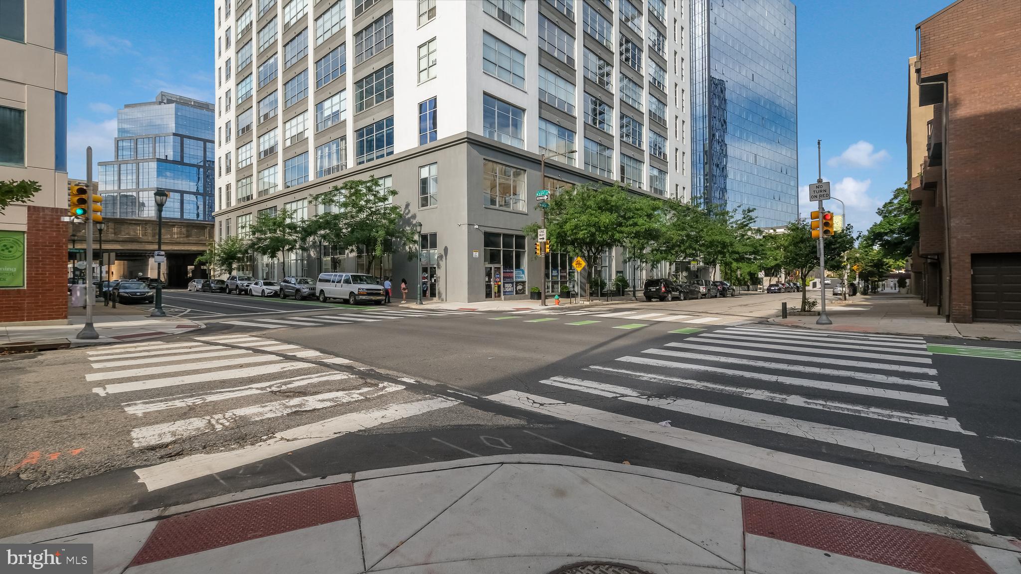 LOGAN SQUARE - Commercial Sale