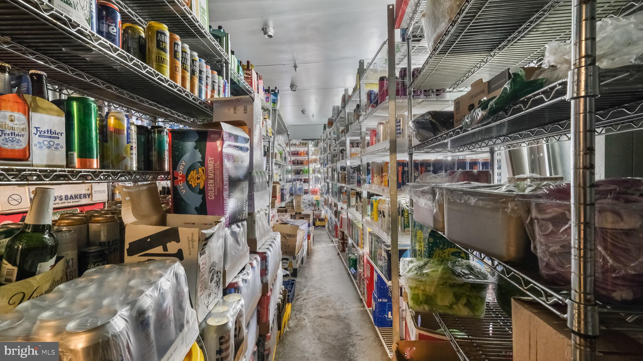 LOGAN SQUARE - Commercial Sale