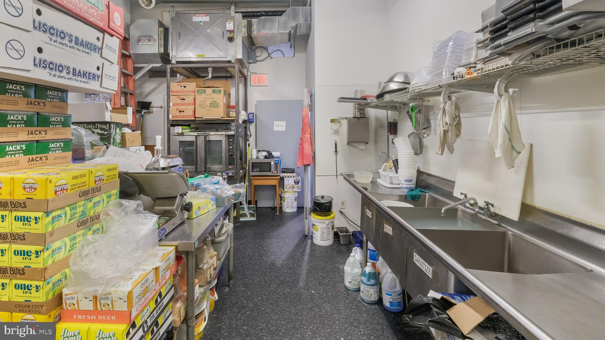 LOGAN SQUARE - Commercial Sale
